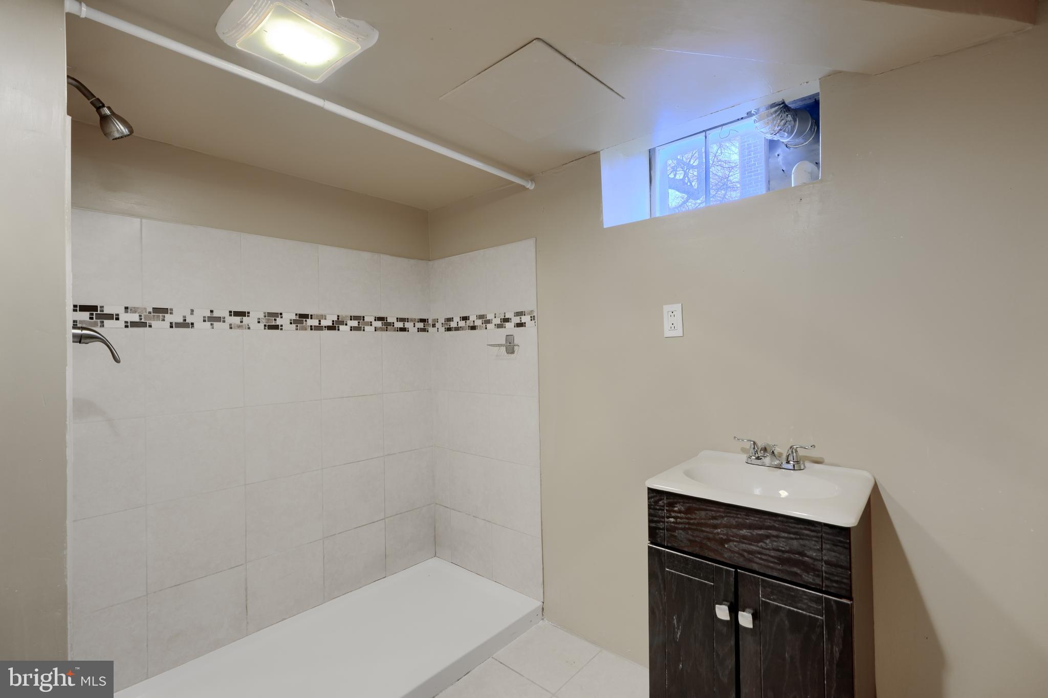 PARKVILLE - Residential Lease