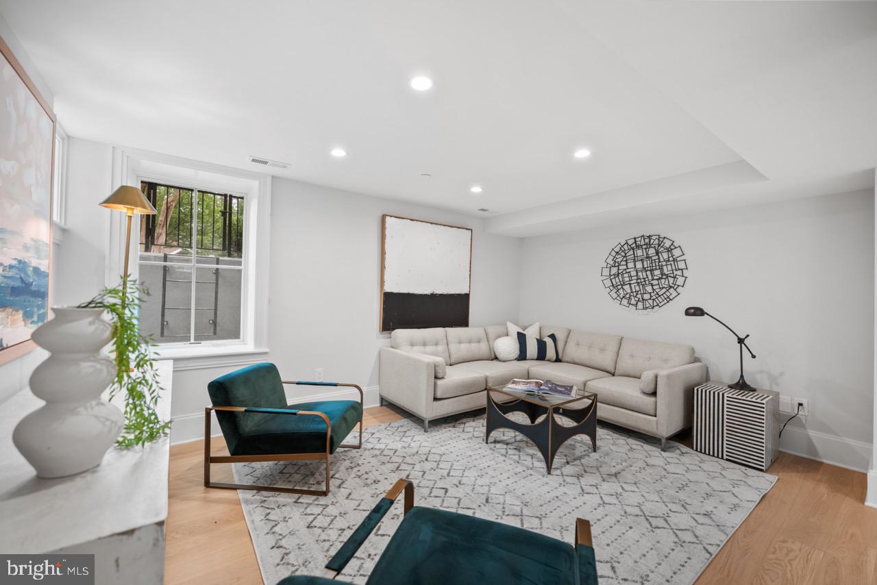 FRIENDSHIP HEIGHTS - Residential