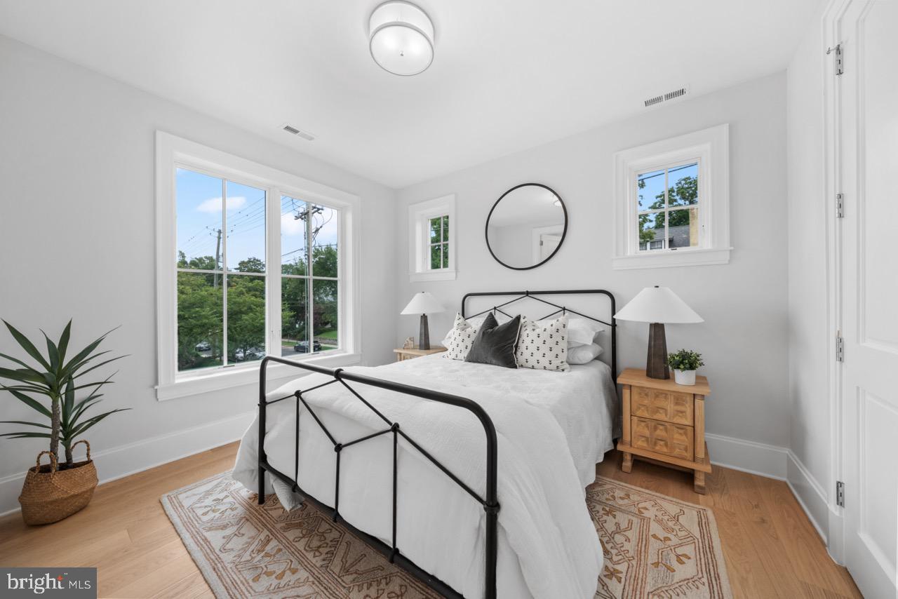 FRIENDSHIP HEIGHTS - Residential