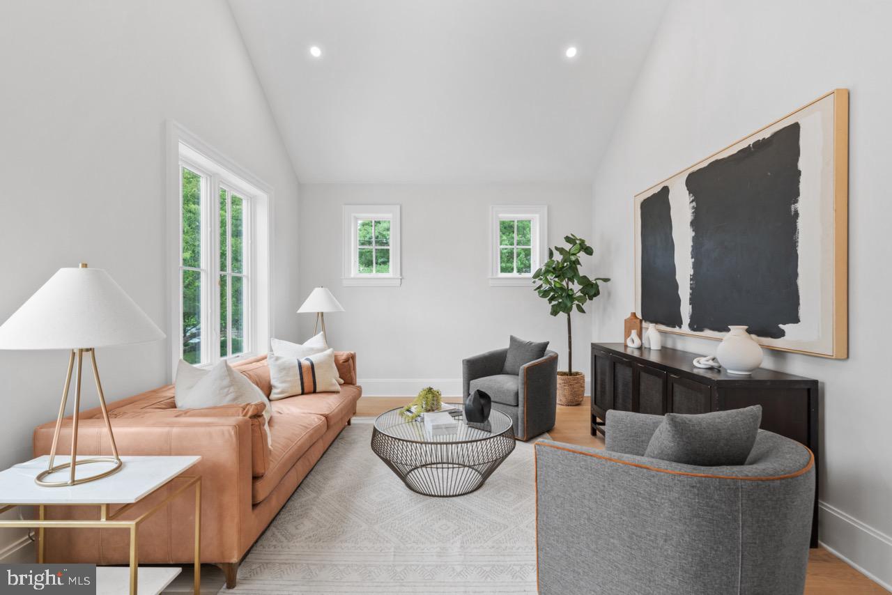 FRIENDSHIP HEIGHTS - Residential