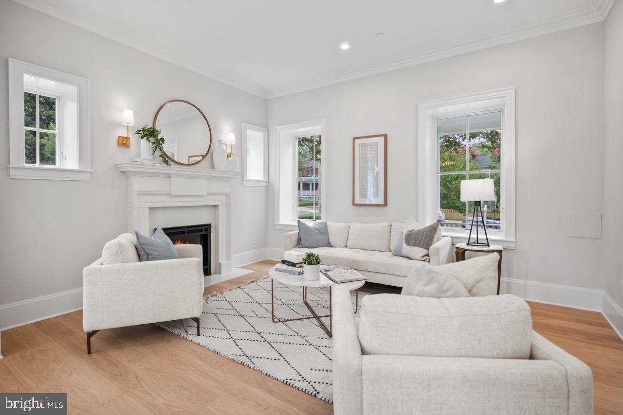 FRIENDSHIP HEIGHTS - Residential