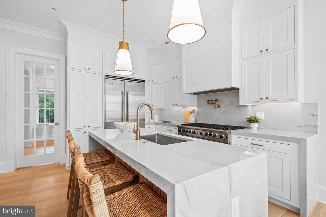 FRIENDSHIP HEIGHTS - Residential