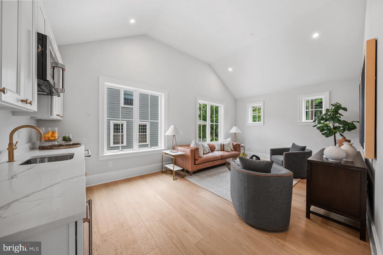 FRIENDSHIP HEIGHTS - Residential
