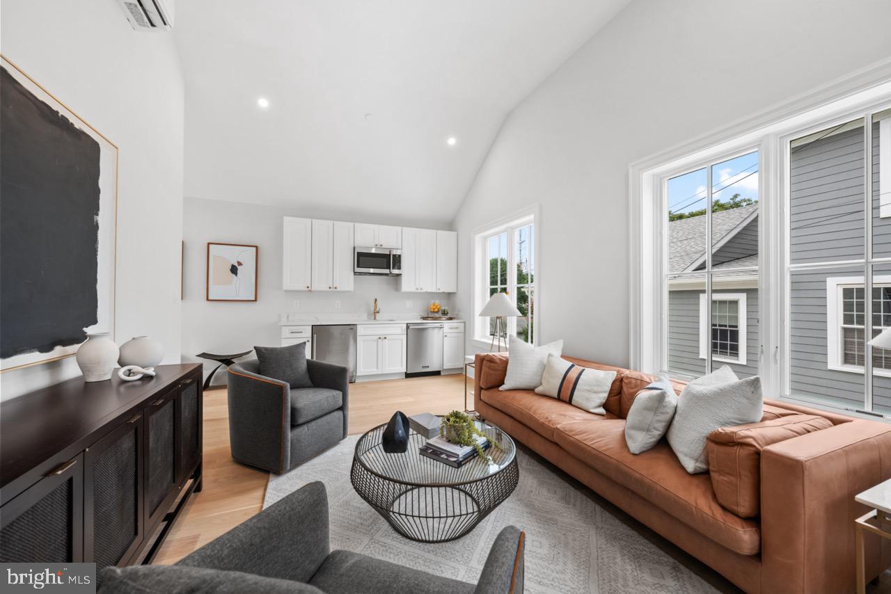 FRIENDSHIP HEIGHTS - Residential