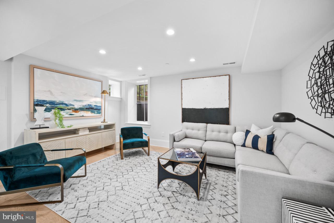FRIENDSHIP HEIGHTS - Residential
