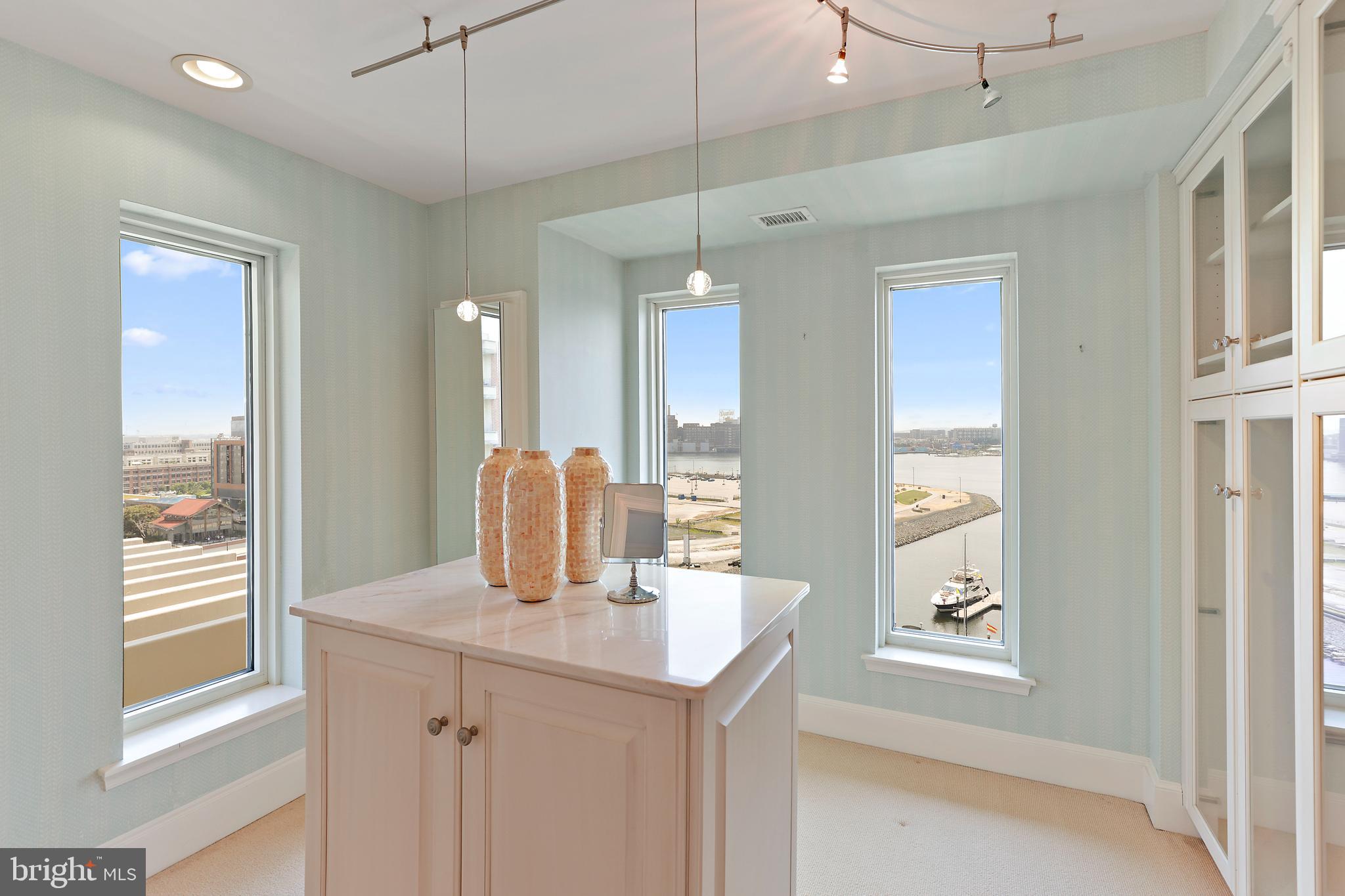 HARBOR EAST - Residential