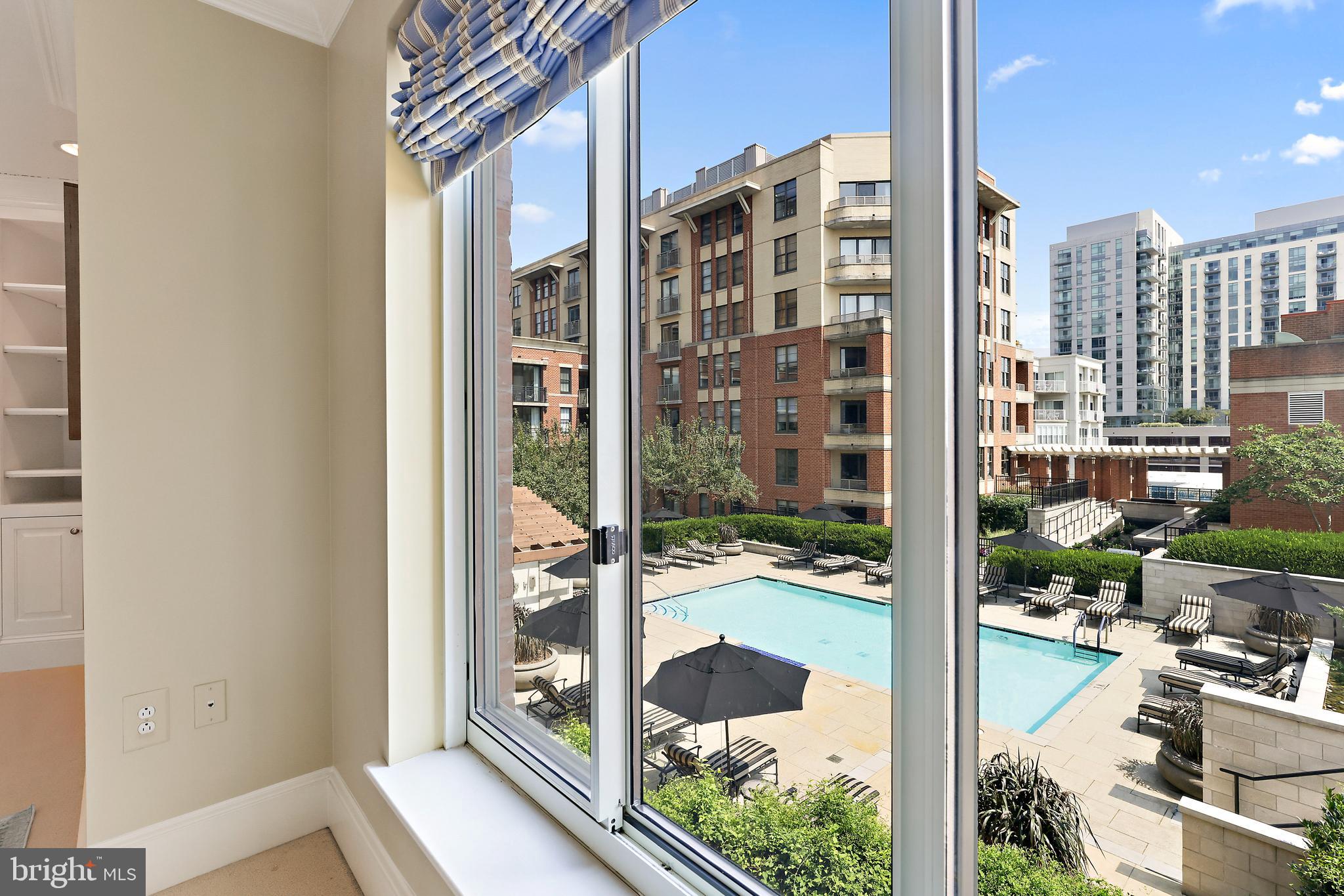 HARBOR EAST - Residential