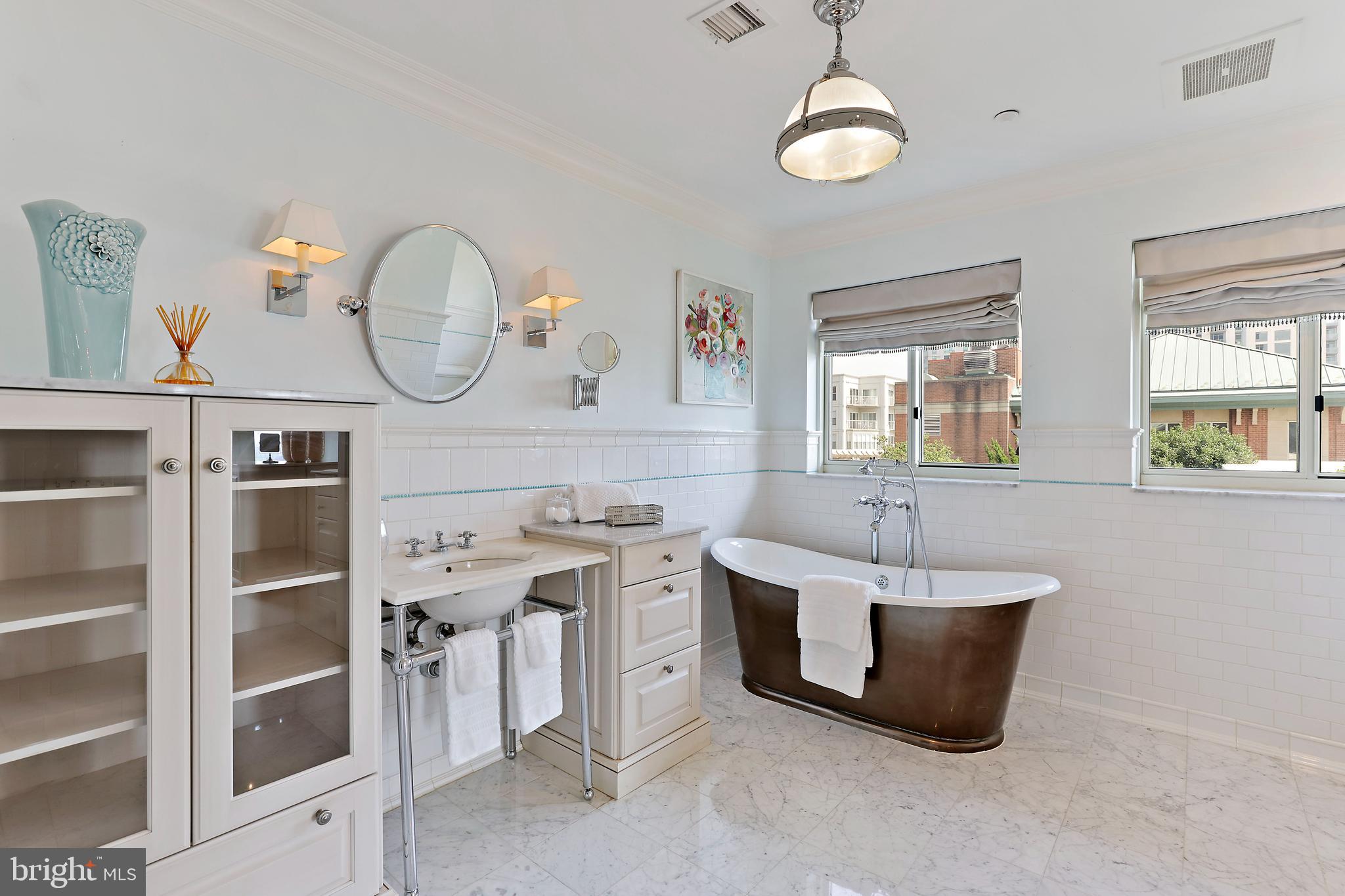 HARBOR EAST - Residential