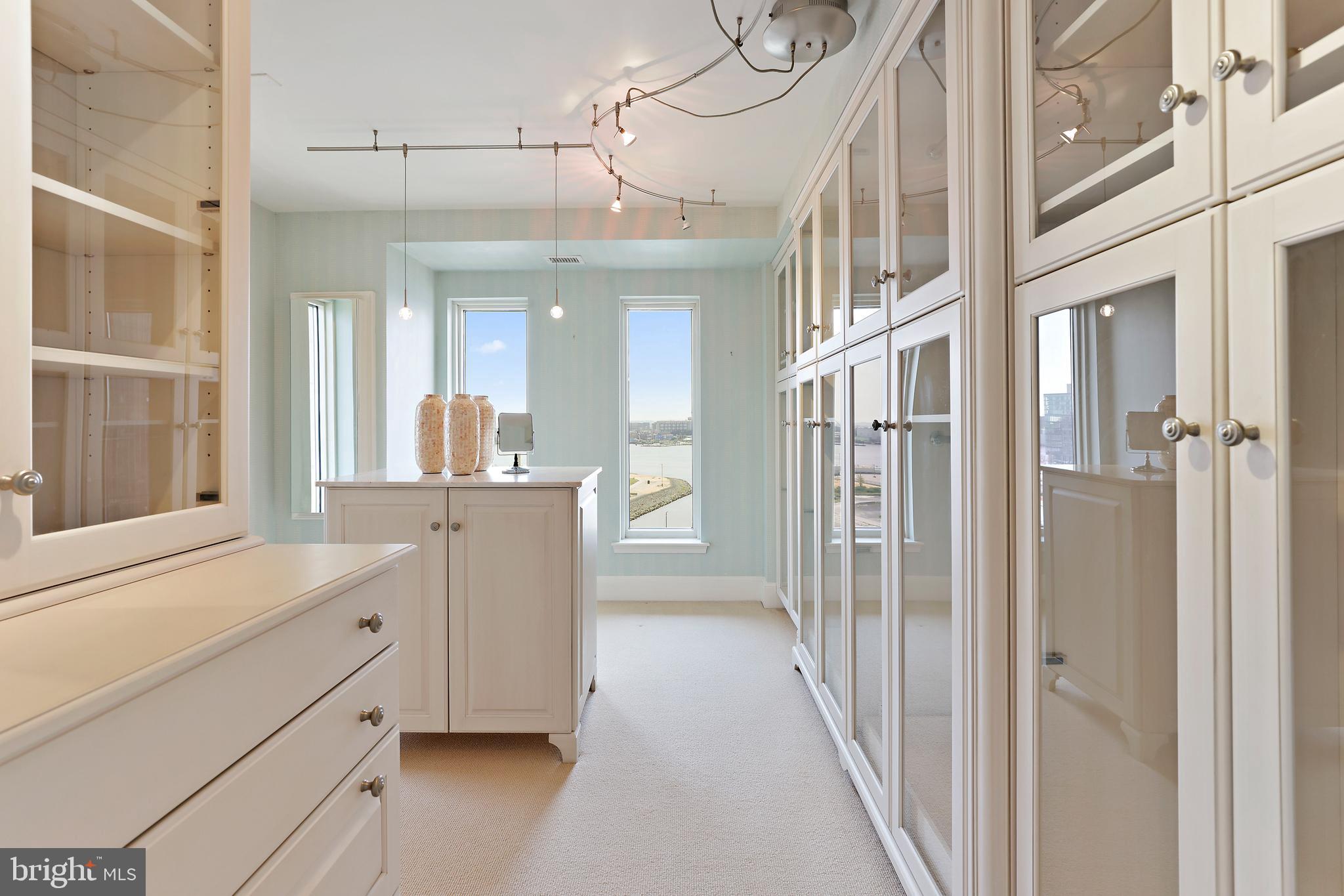 HARBOR EAST - Residential