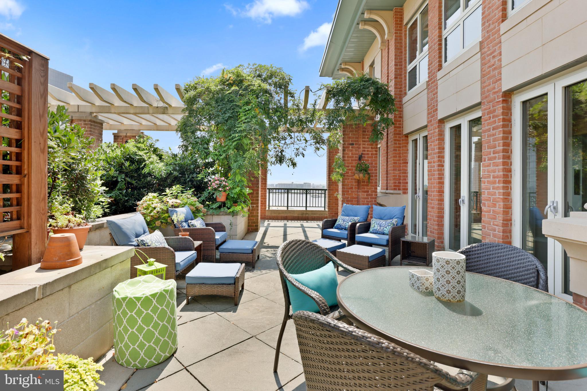 HARBOR EAST - Residential