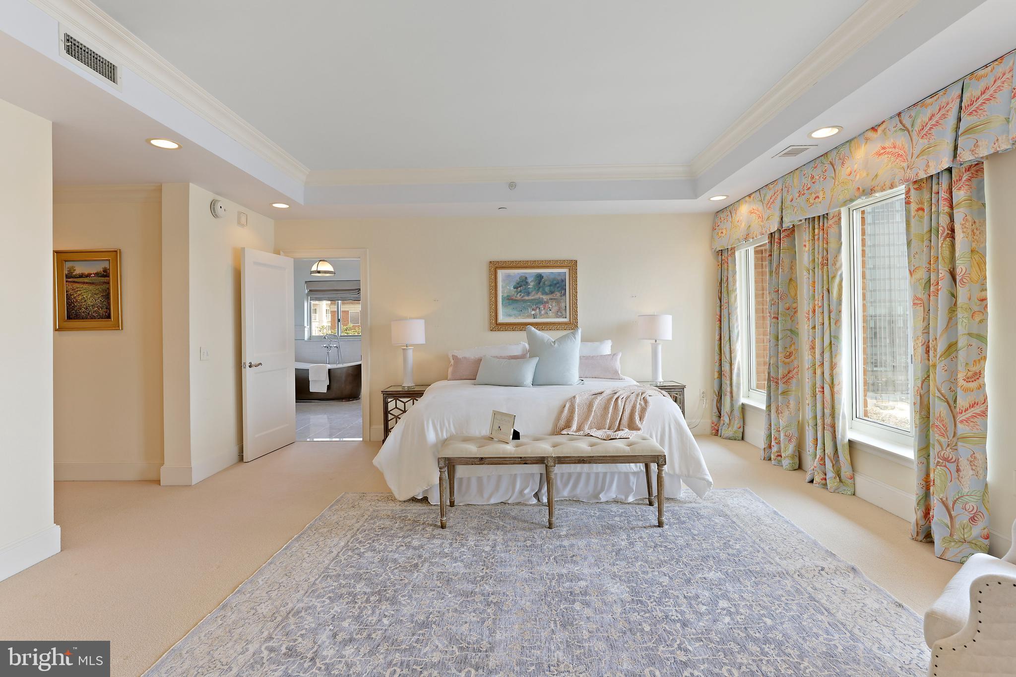 HARBOR EAST - Residential