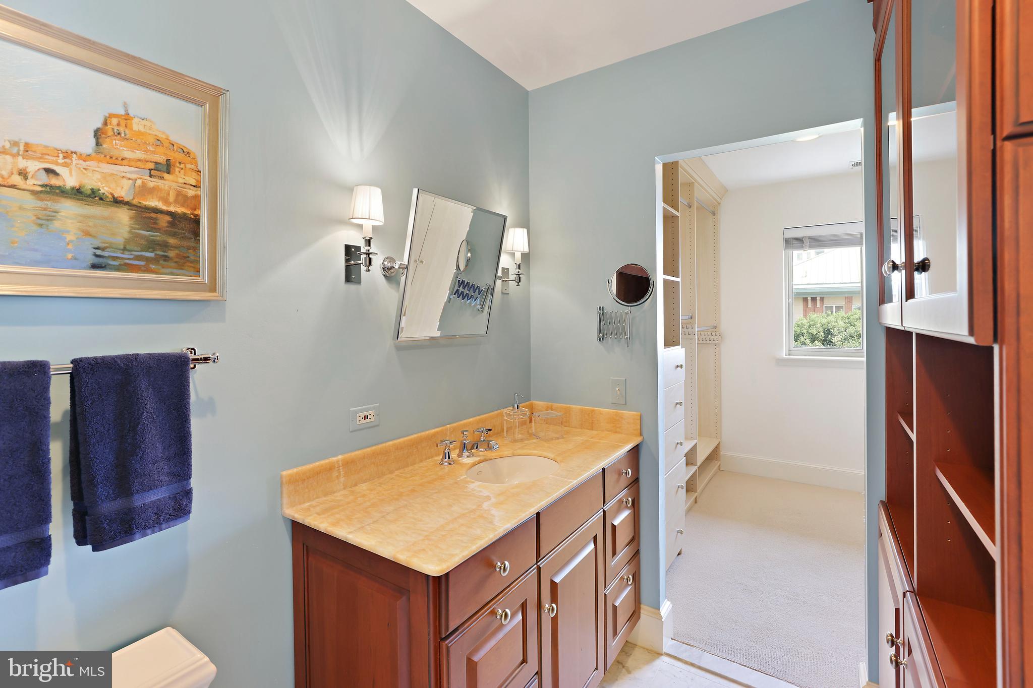 HARBOR EAST - Residential