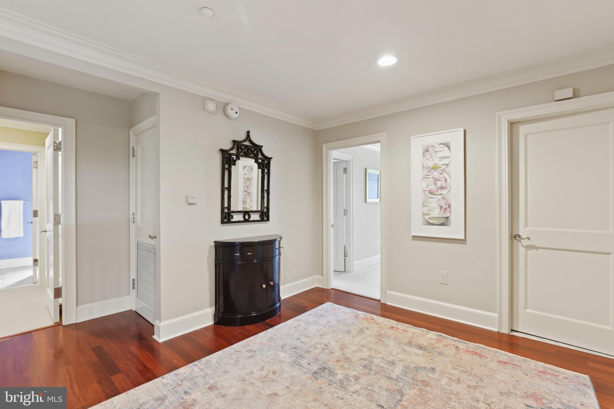 HARBOR EAST - Residential