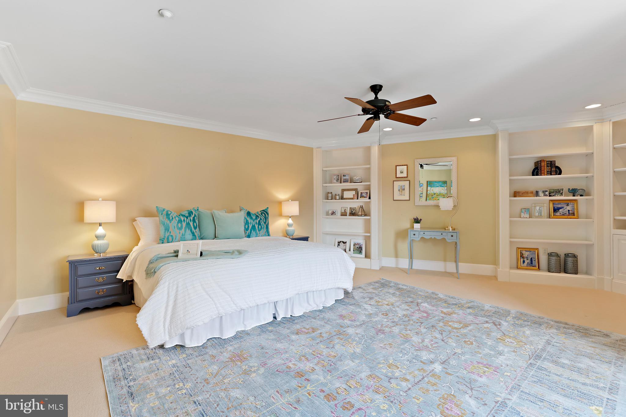 HARBOR EAST - Residential