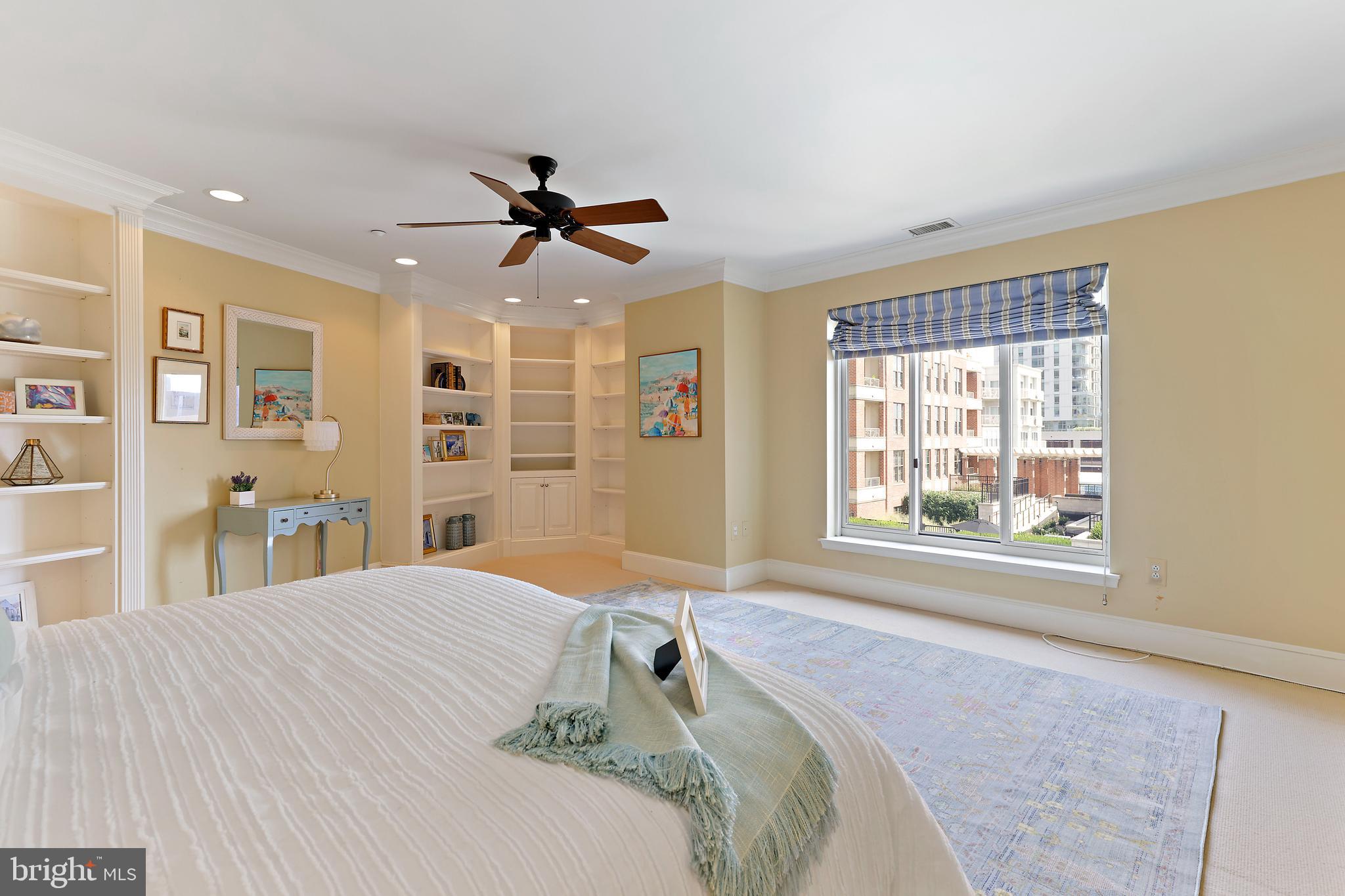 HARBOR EAST - Residential