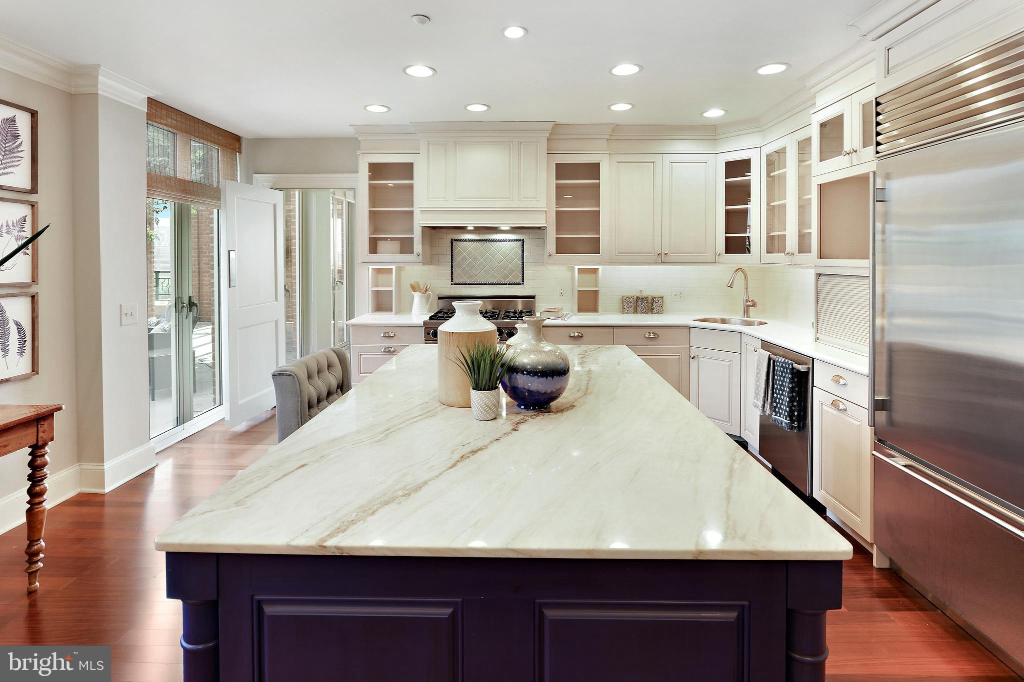 HARBOR EAST - Residential