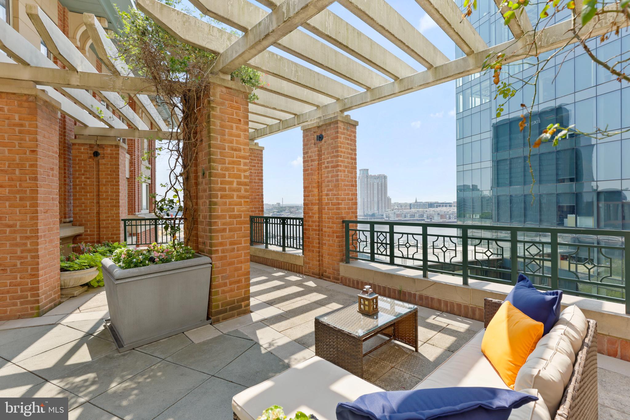 HARBOR EAST - Residential