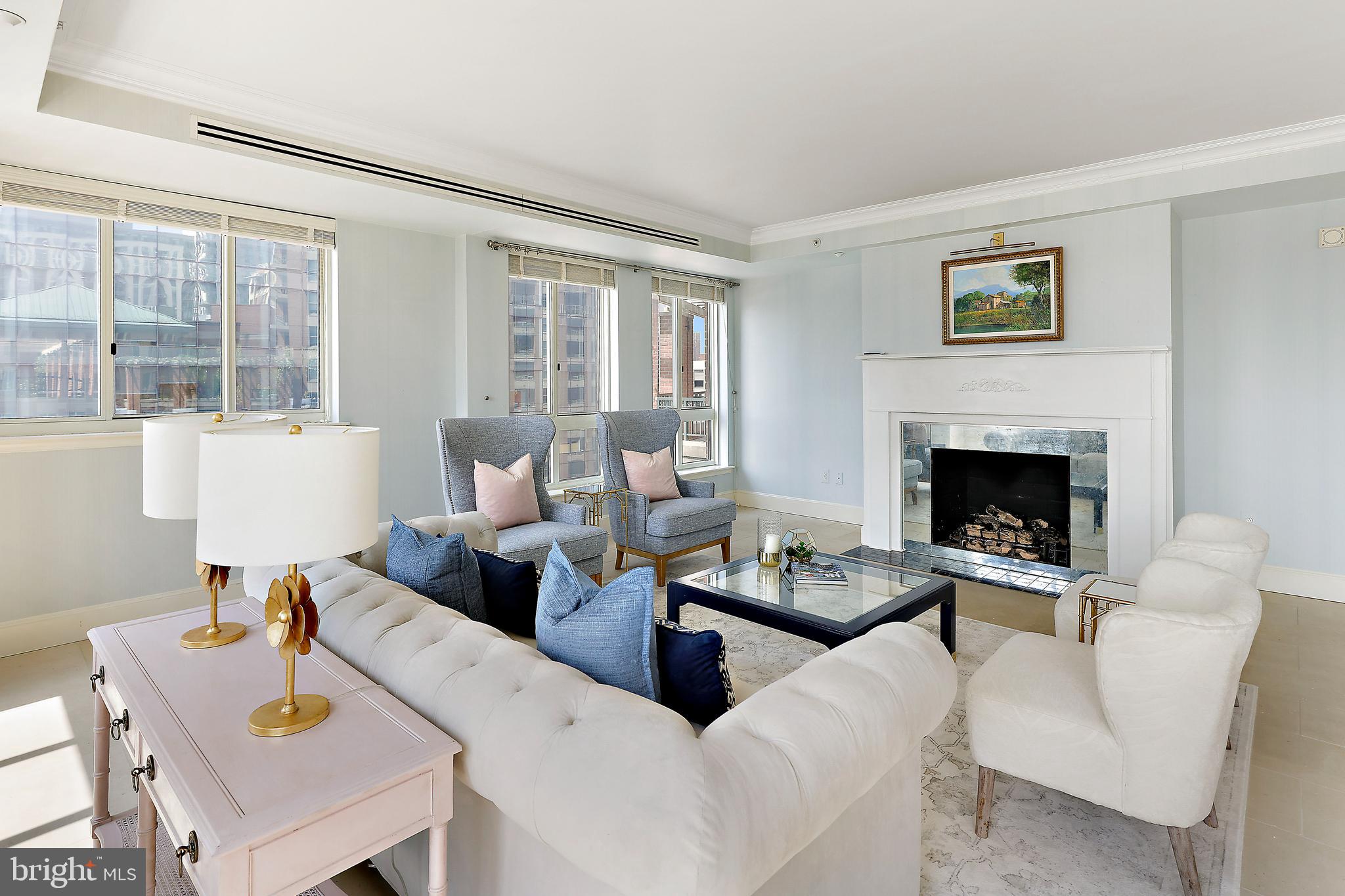 HARBOR EAST - Residential