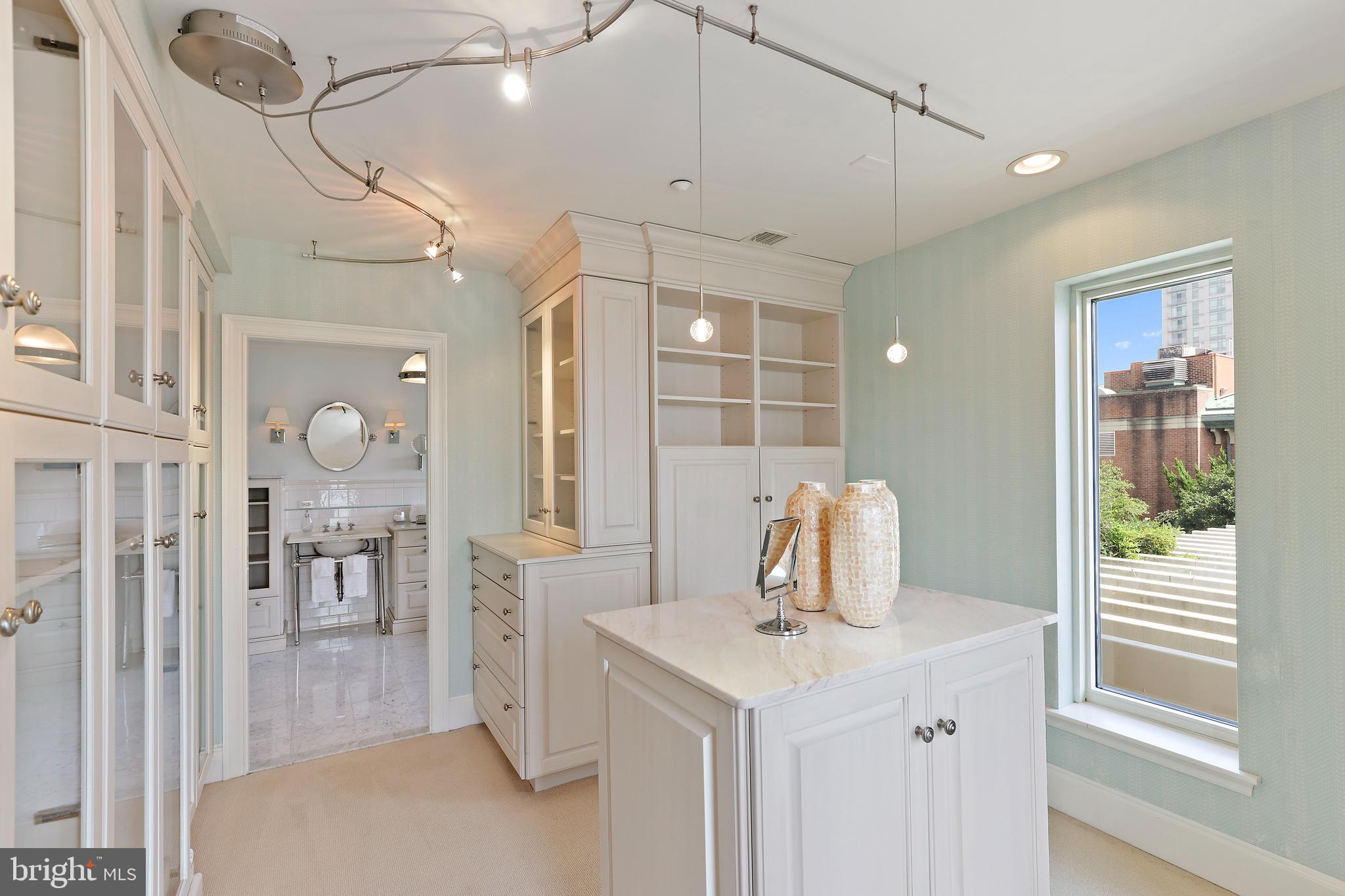 HARBOR EAST - Residential