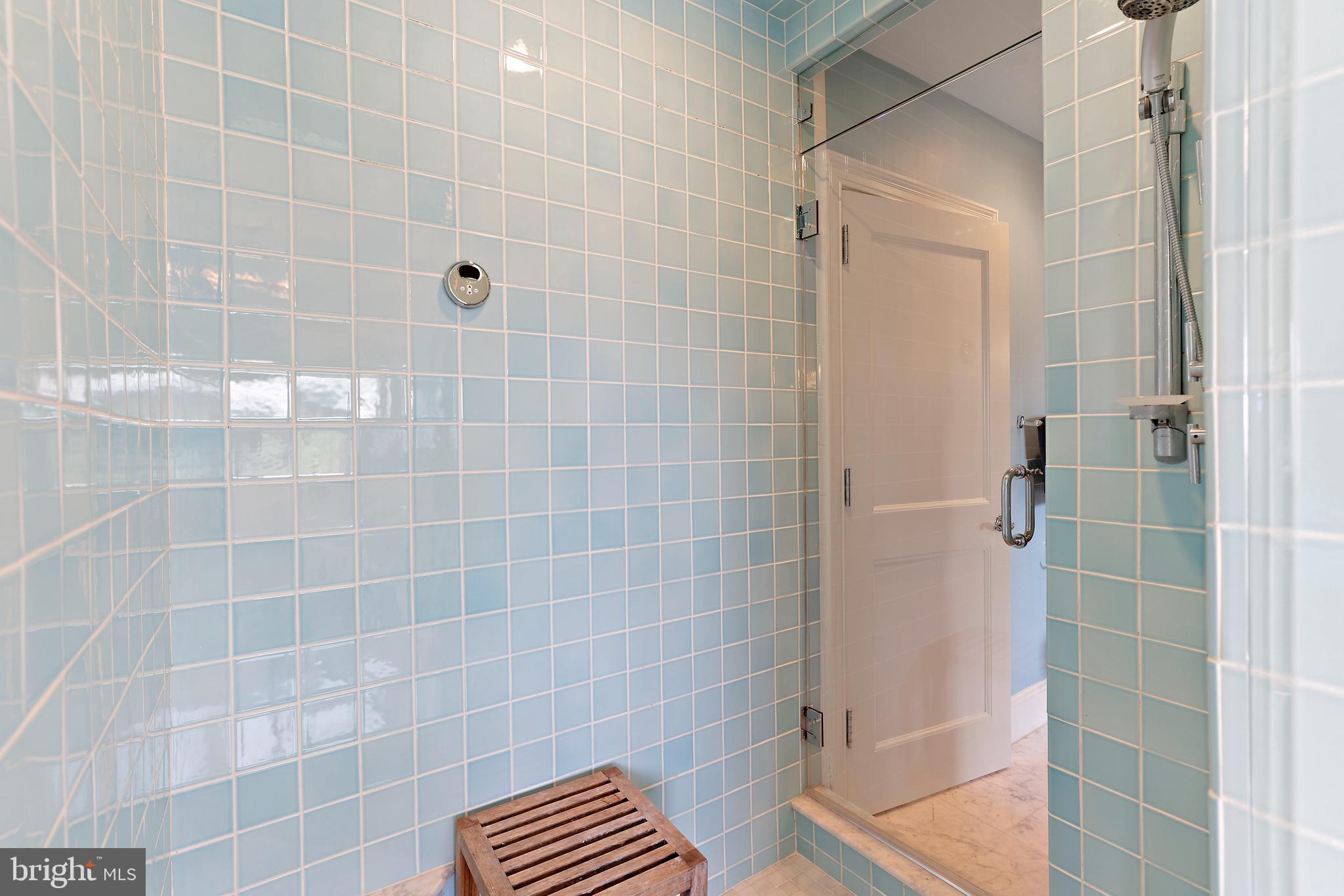 HARBOR EAST - Residential