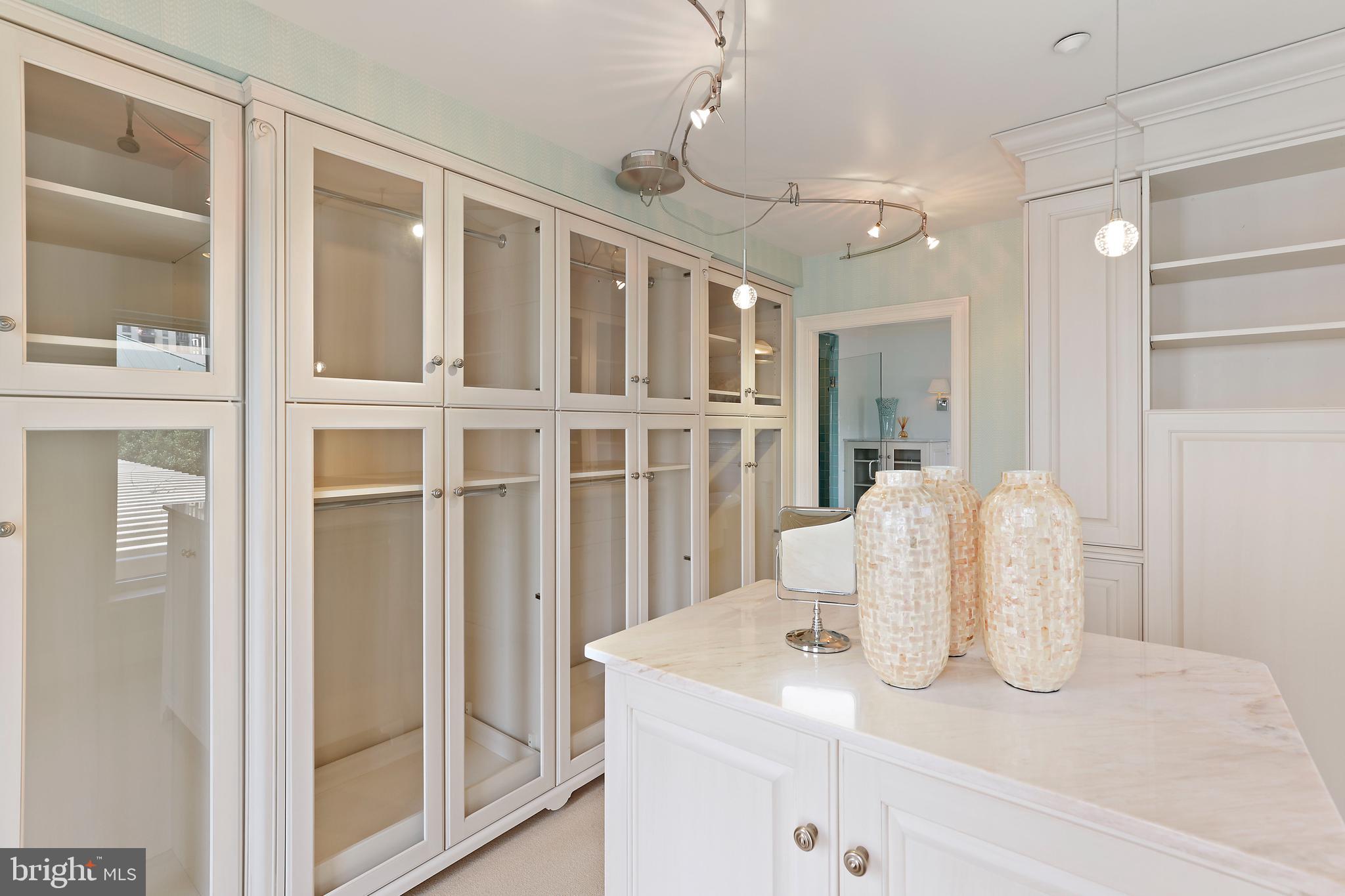 HARBOR EAST - Residential