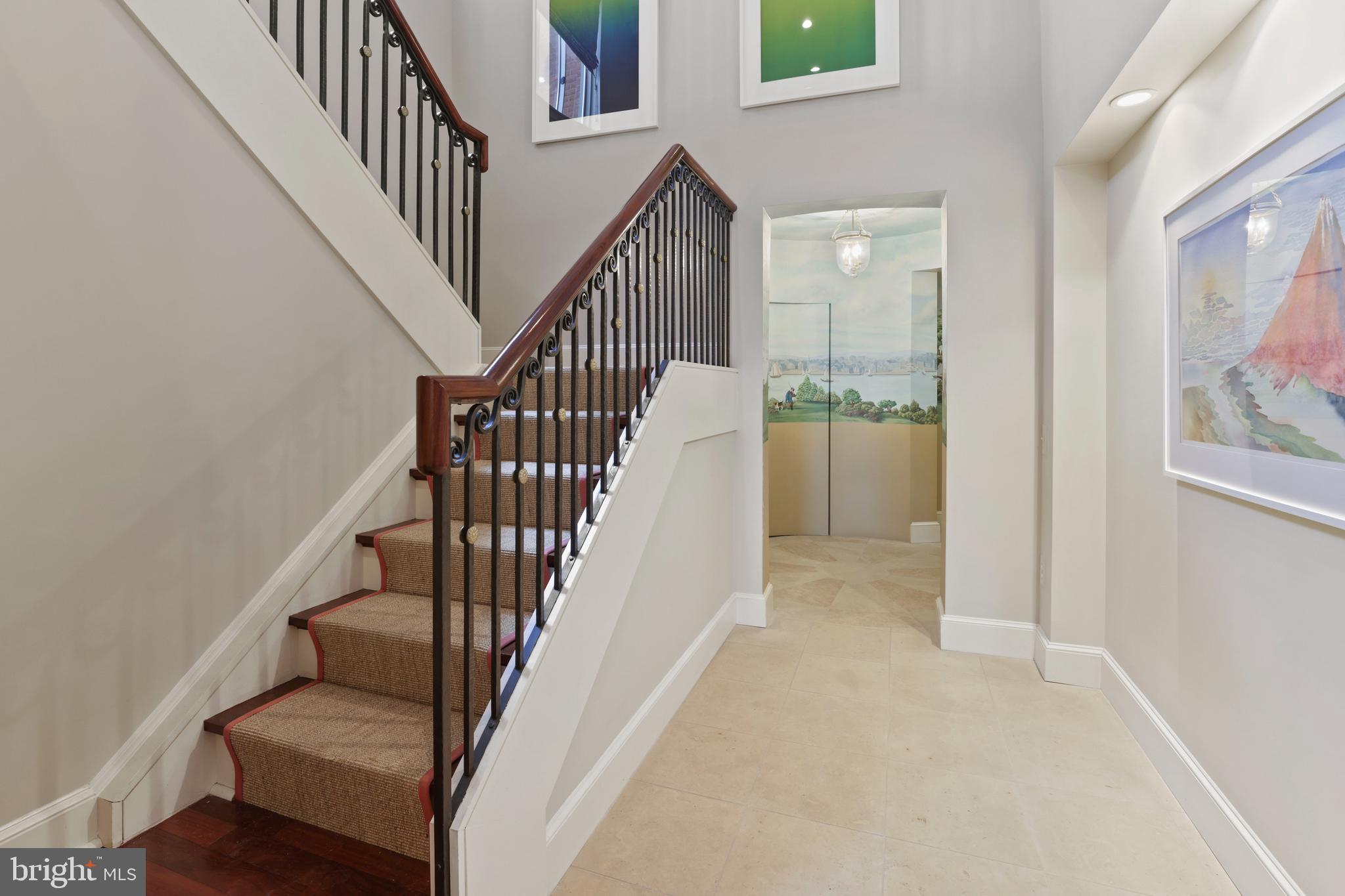 HARBOR EAST - Residential