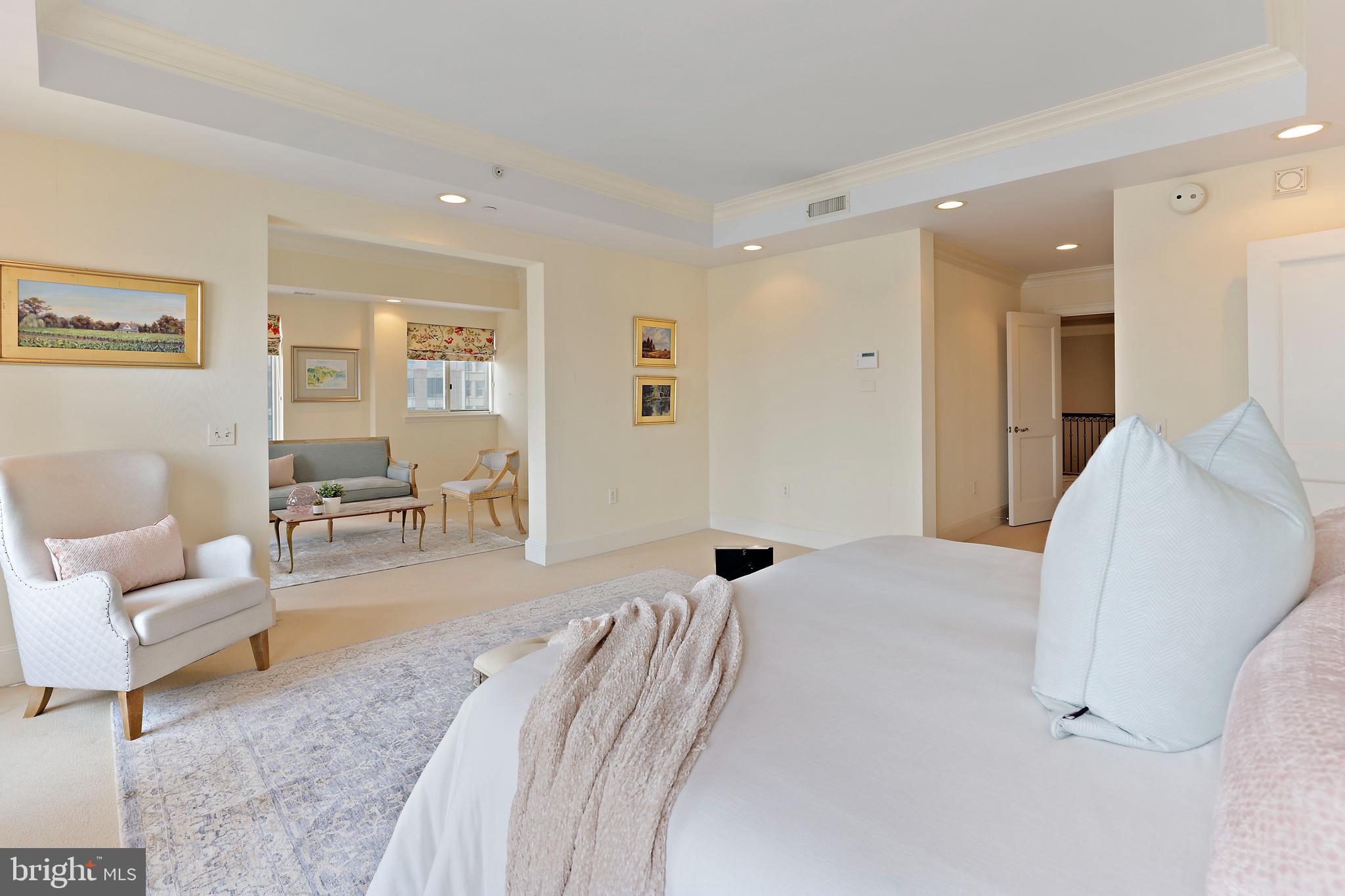 HARBOR EAST - Residential