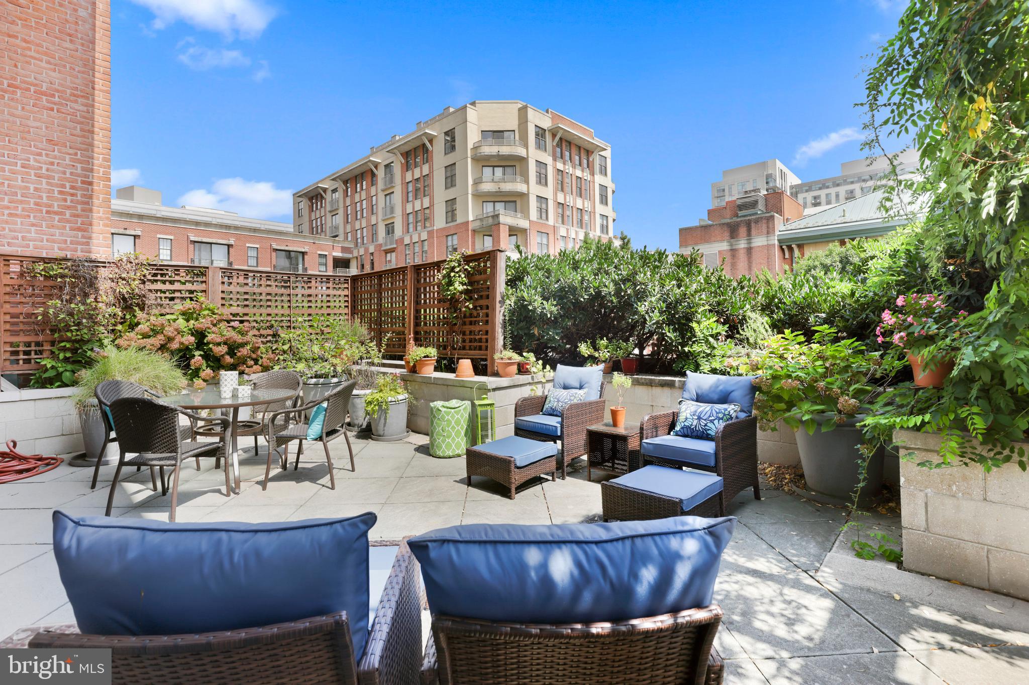 HARBOR EAST - Residential