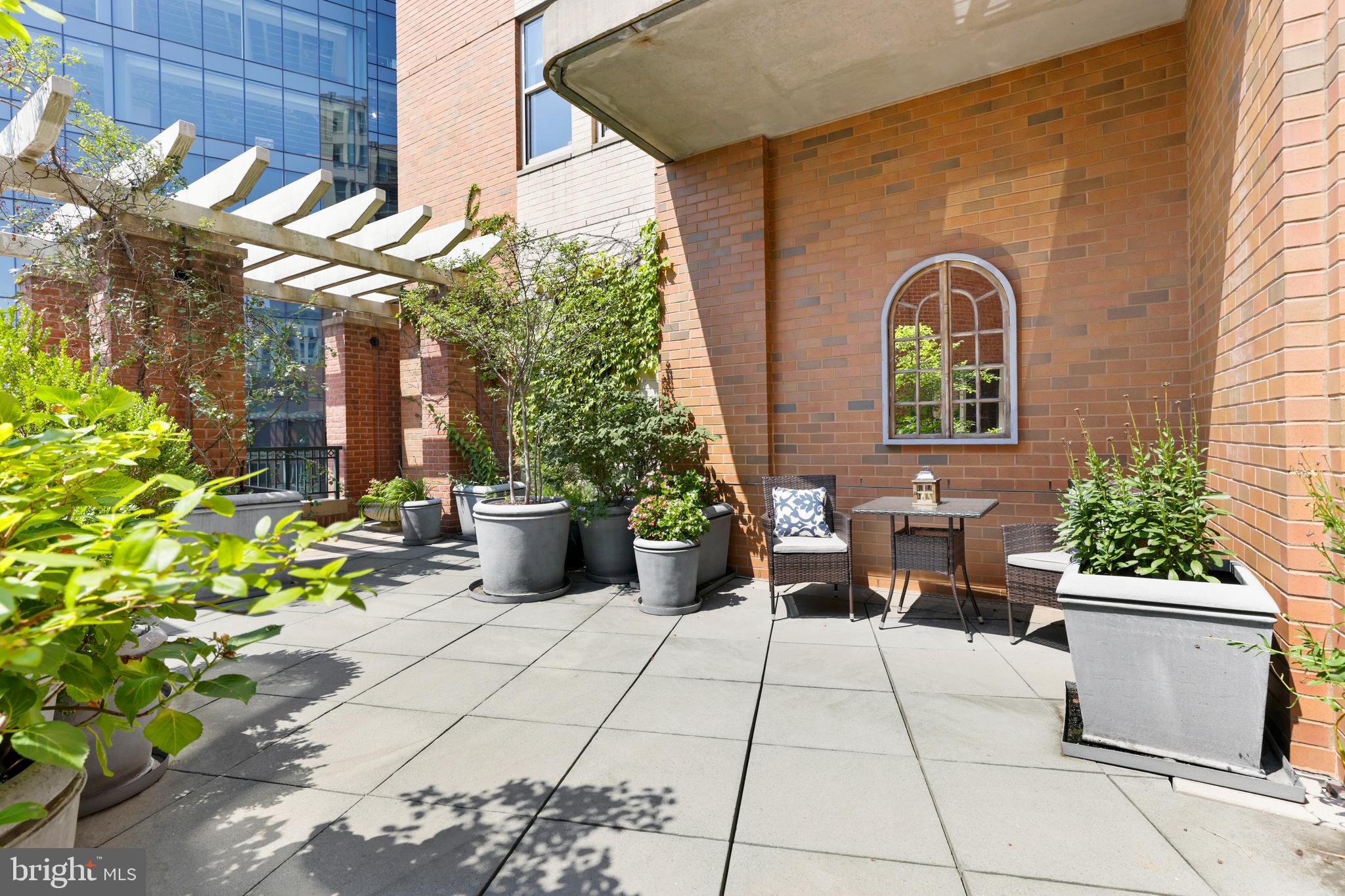 HARBOR EAST - Residential