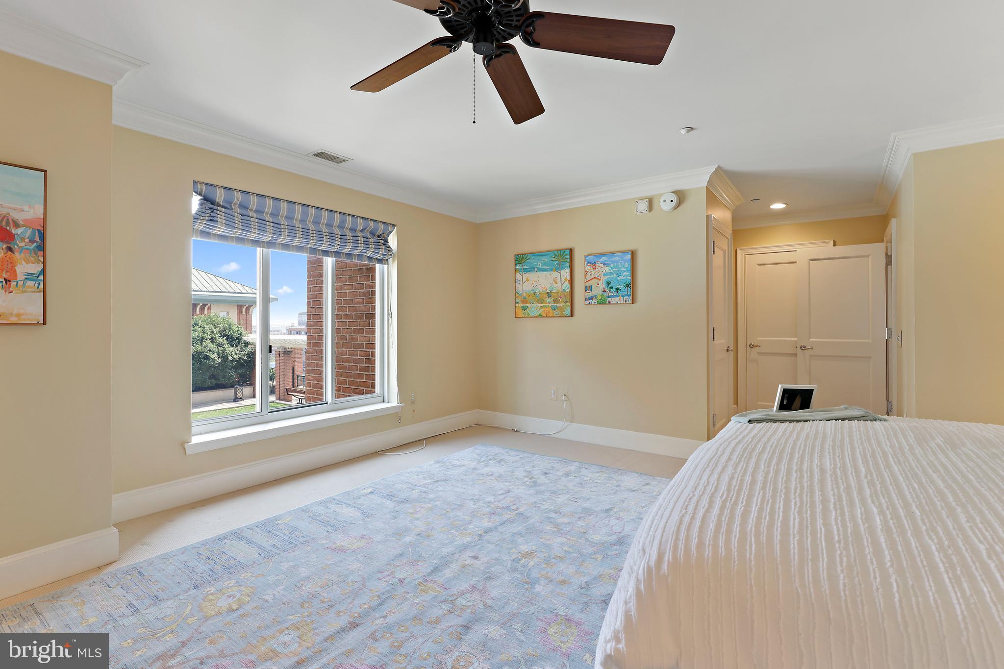 HARBOR EAST - Residential