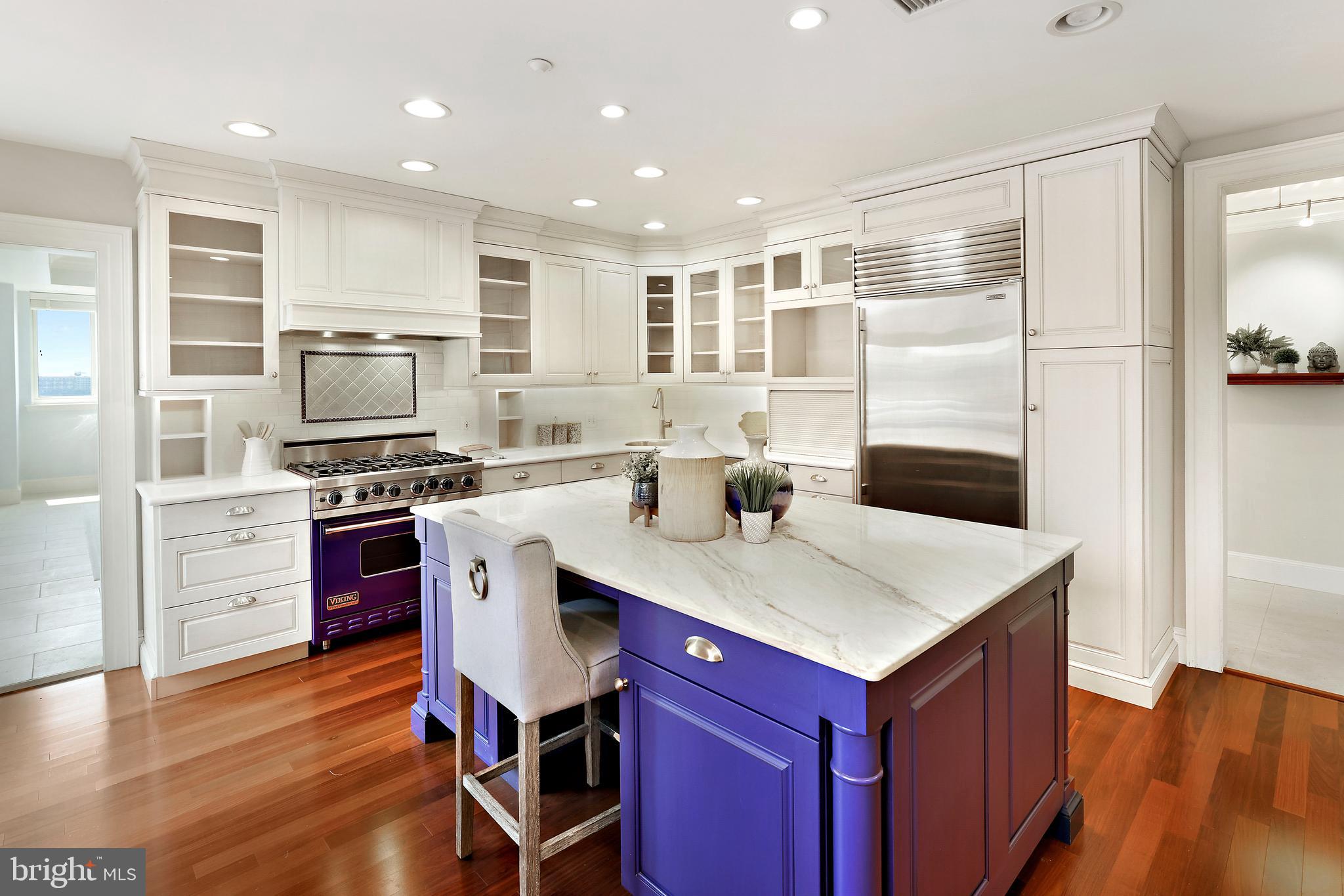 HARBOR EAST - Residential