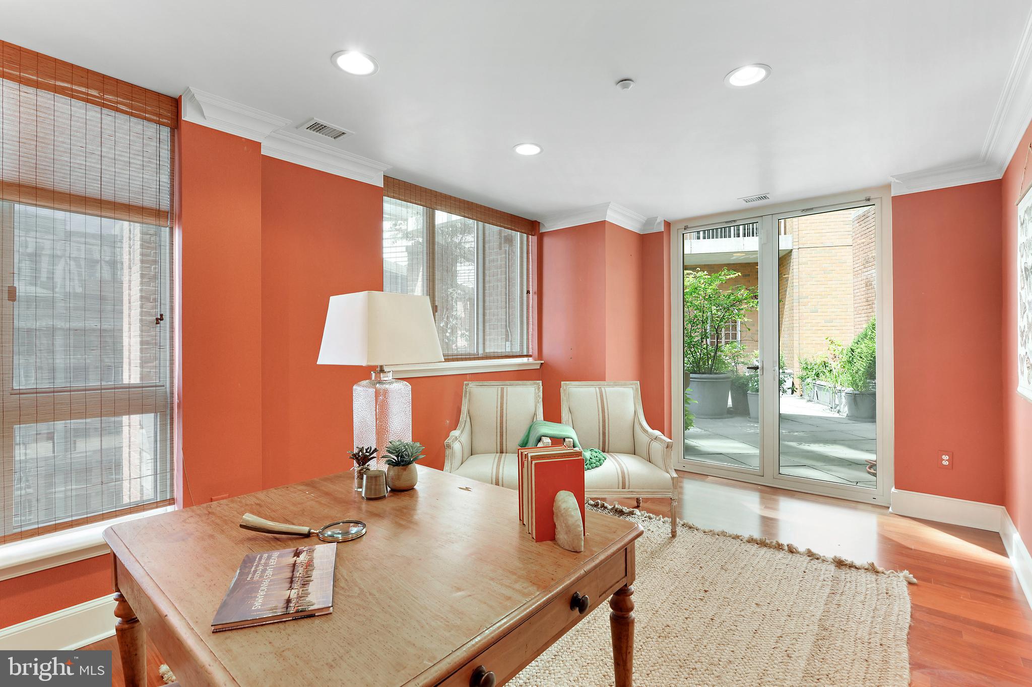 HARBOR EAST - Residential