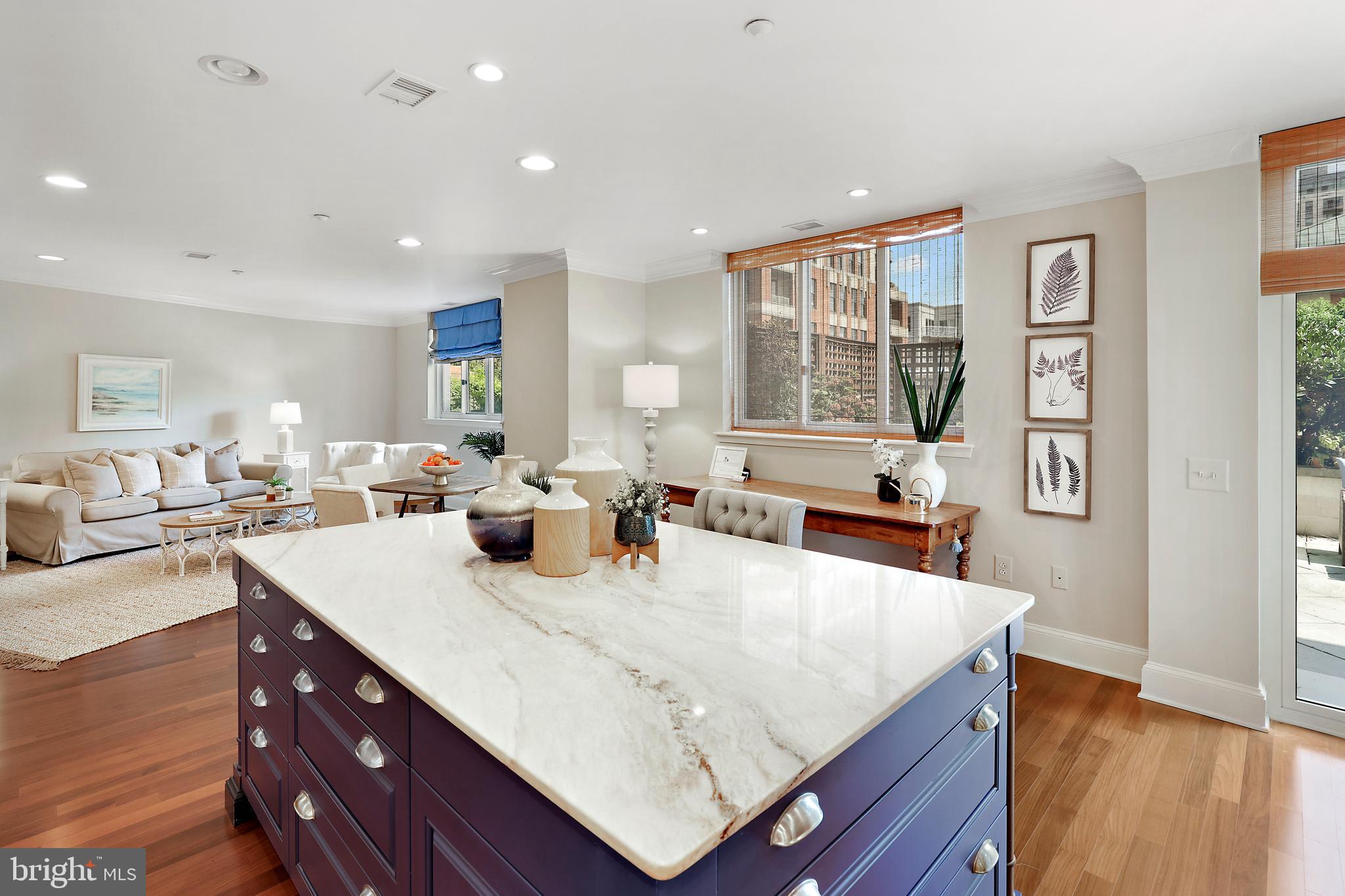 HARBOR EAST - Residential