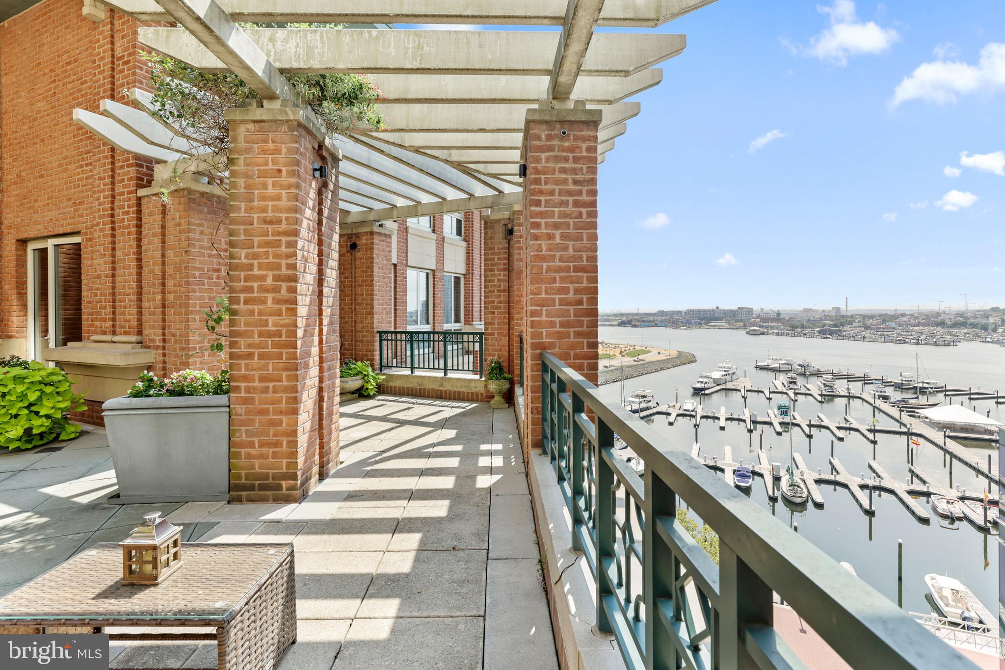 HARBOR EAST - Residential