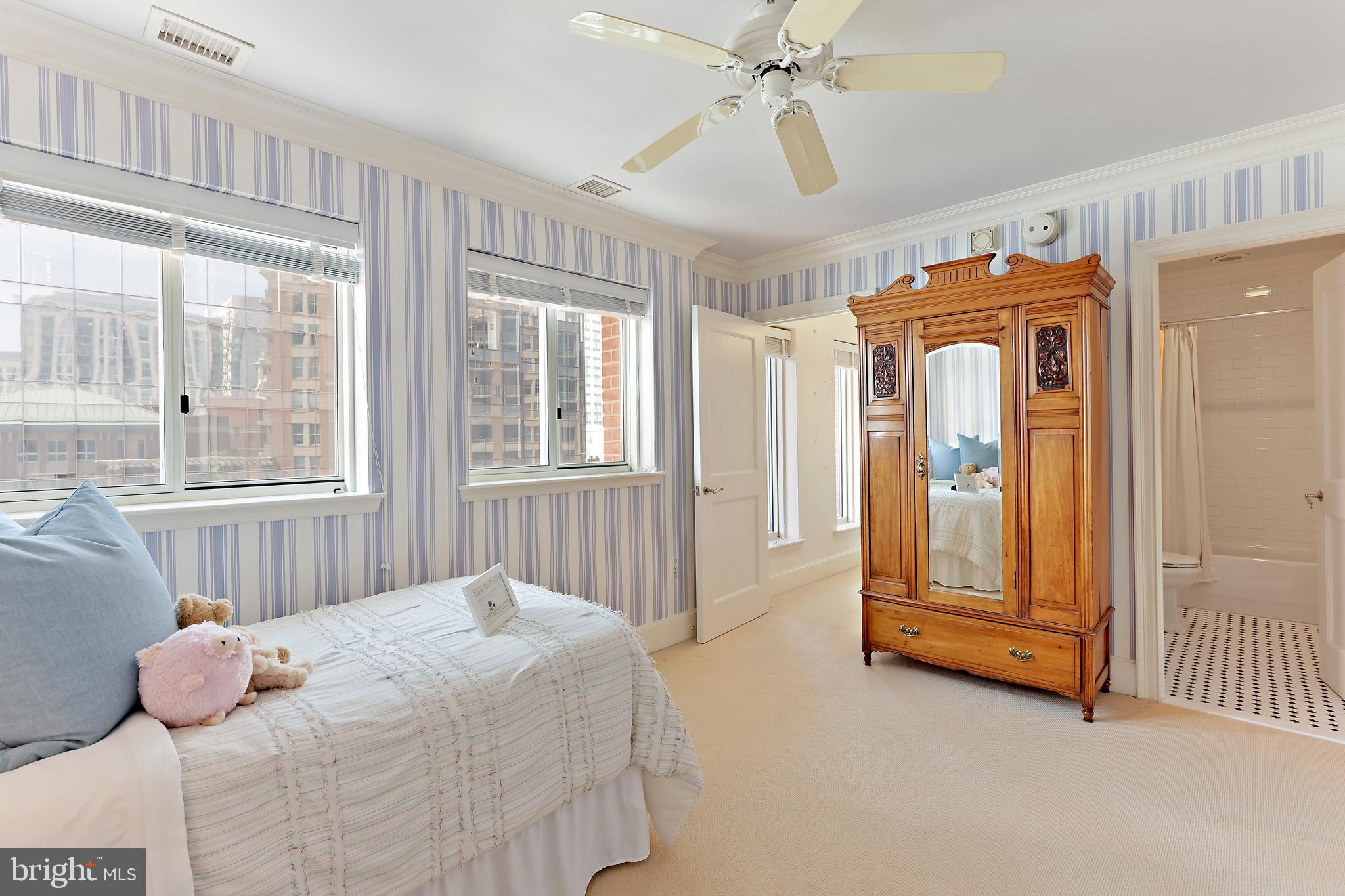 HARBOR EAST - Residential