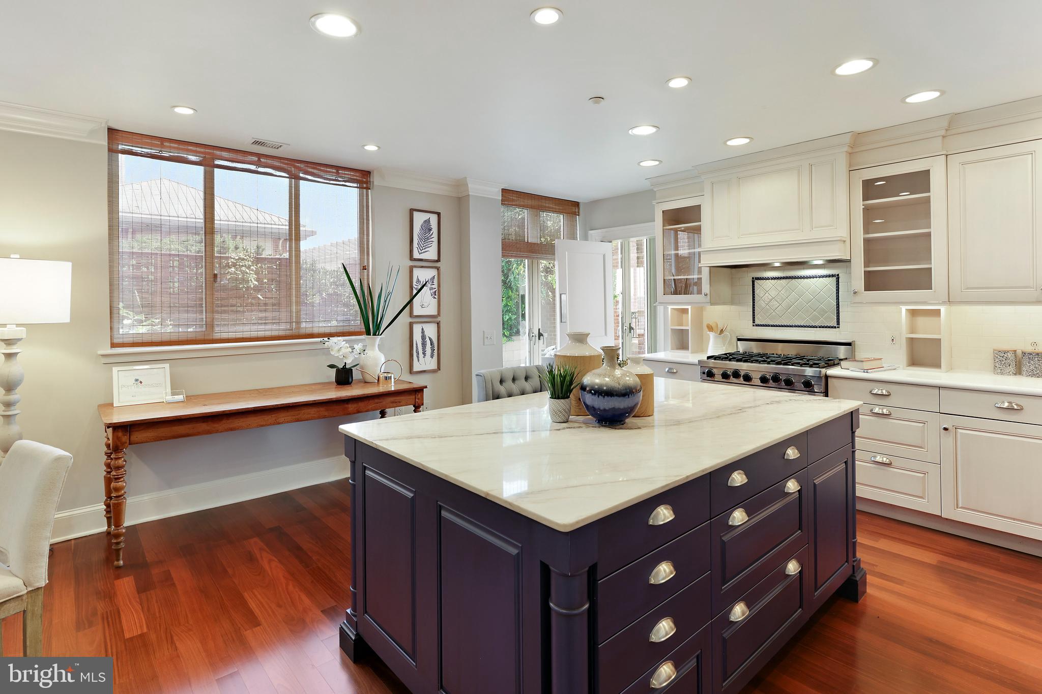 HARBOR EAST - Residential