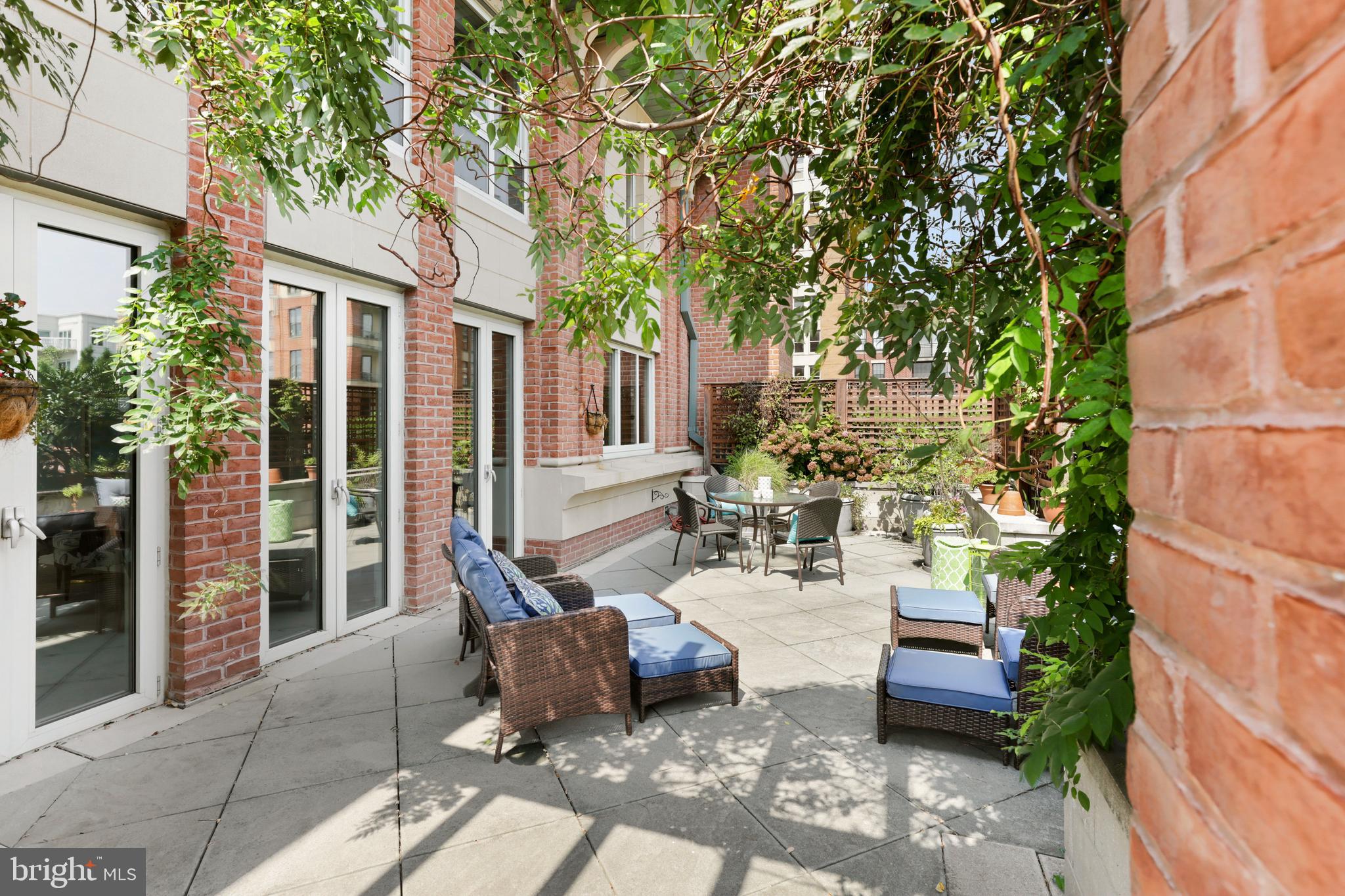 HARBOR EAST - Residential