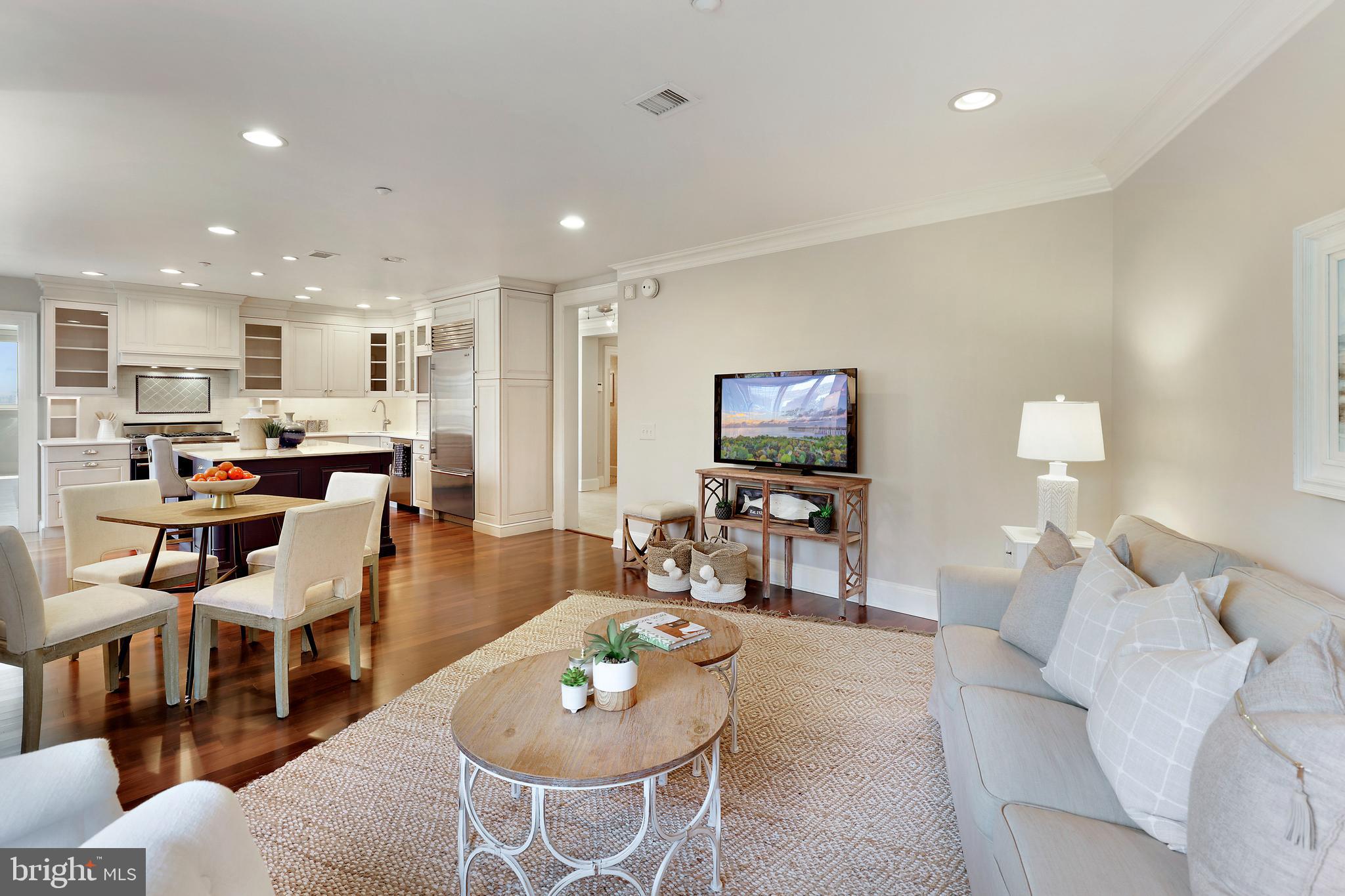 HARBOR EAST - Residential