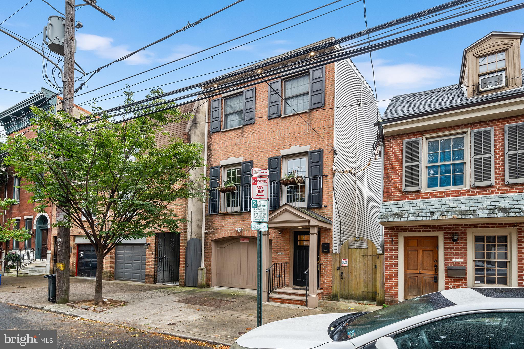 QUEEN VILLAGE - Residential