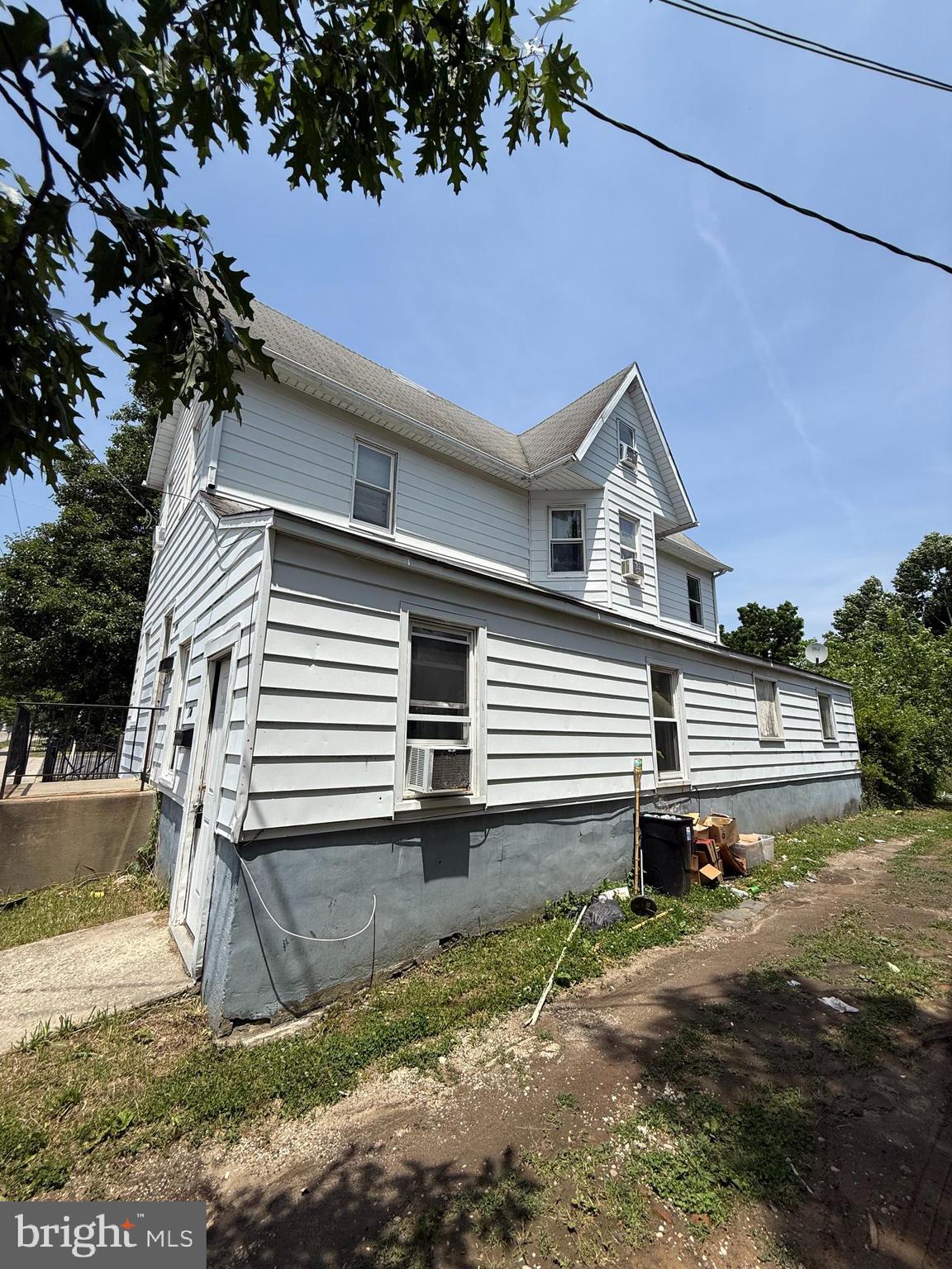 376 E BROADWAY