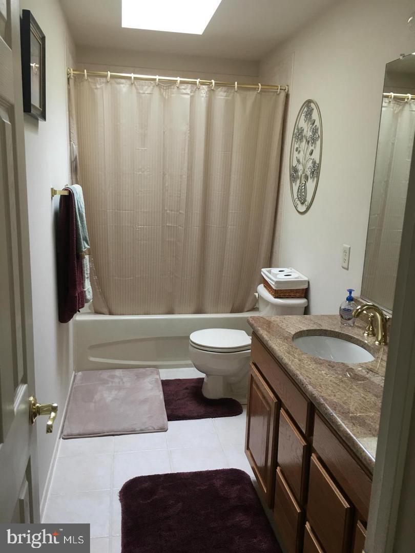 MANORS AT GREENRIDGE - Residential Lease