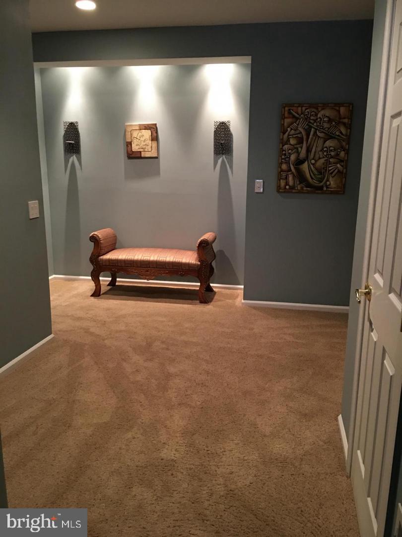 MANORS AT GREENRIDGE - Residential Lease