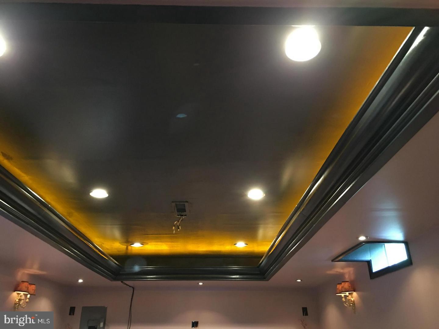 MANORS AT GREENRIDGE - Residential Lease