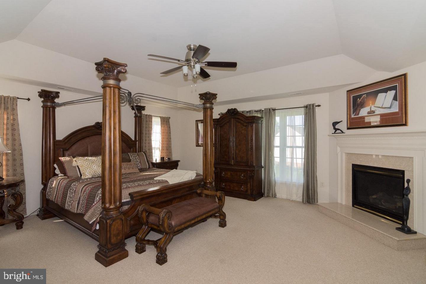 MANORS AT GREENRIDGE - Residential Lease