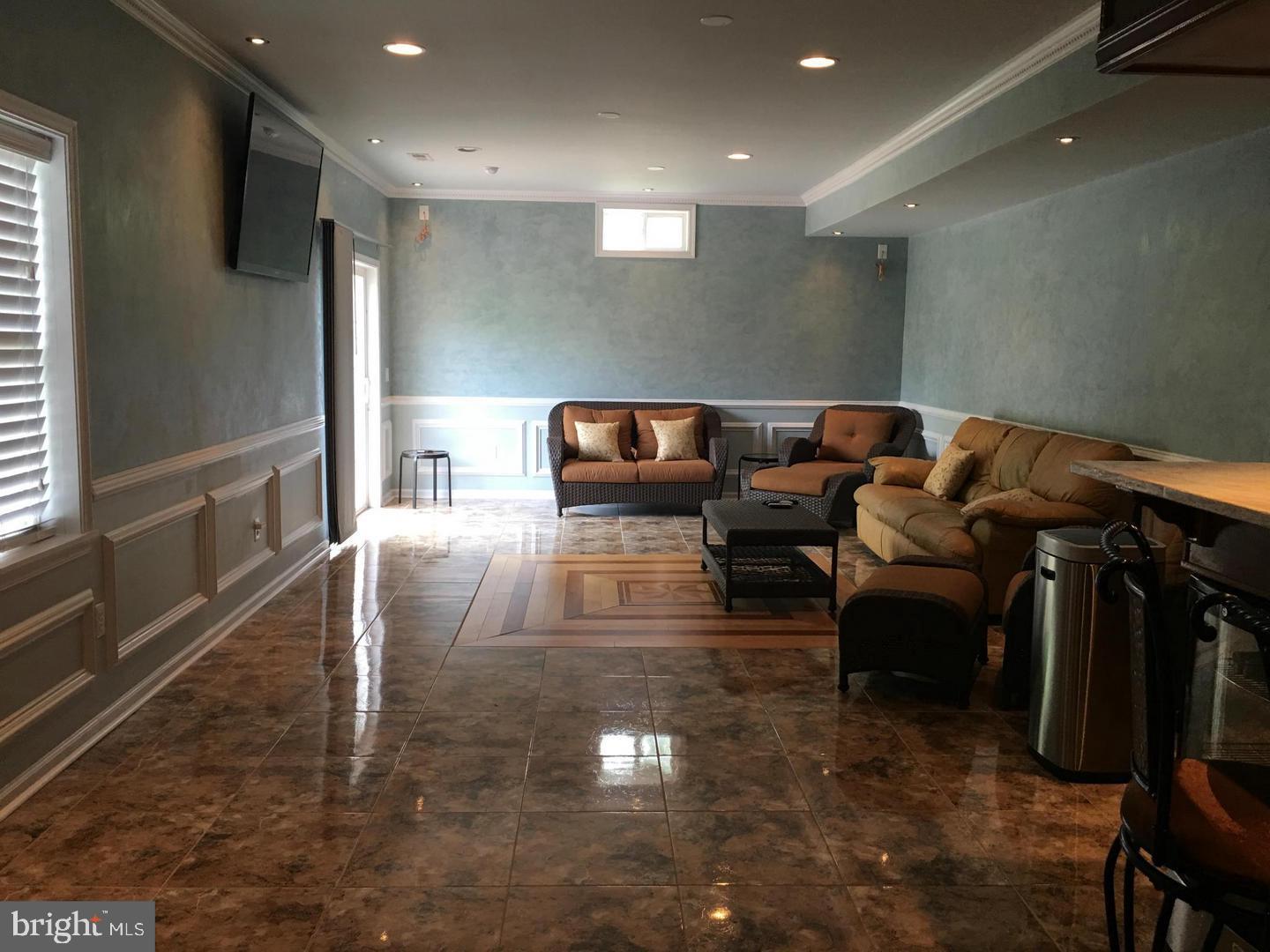 MANORS AT GREENRIDGE - Residential Lease