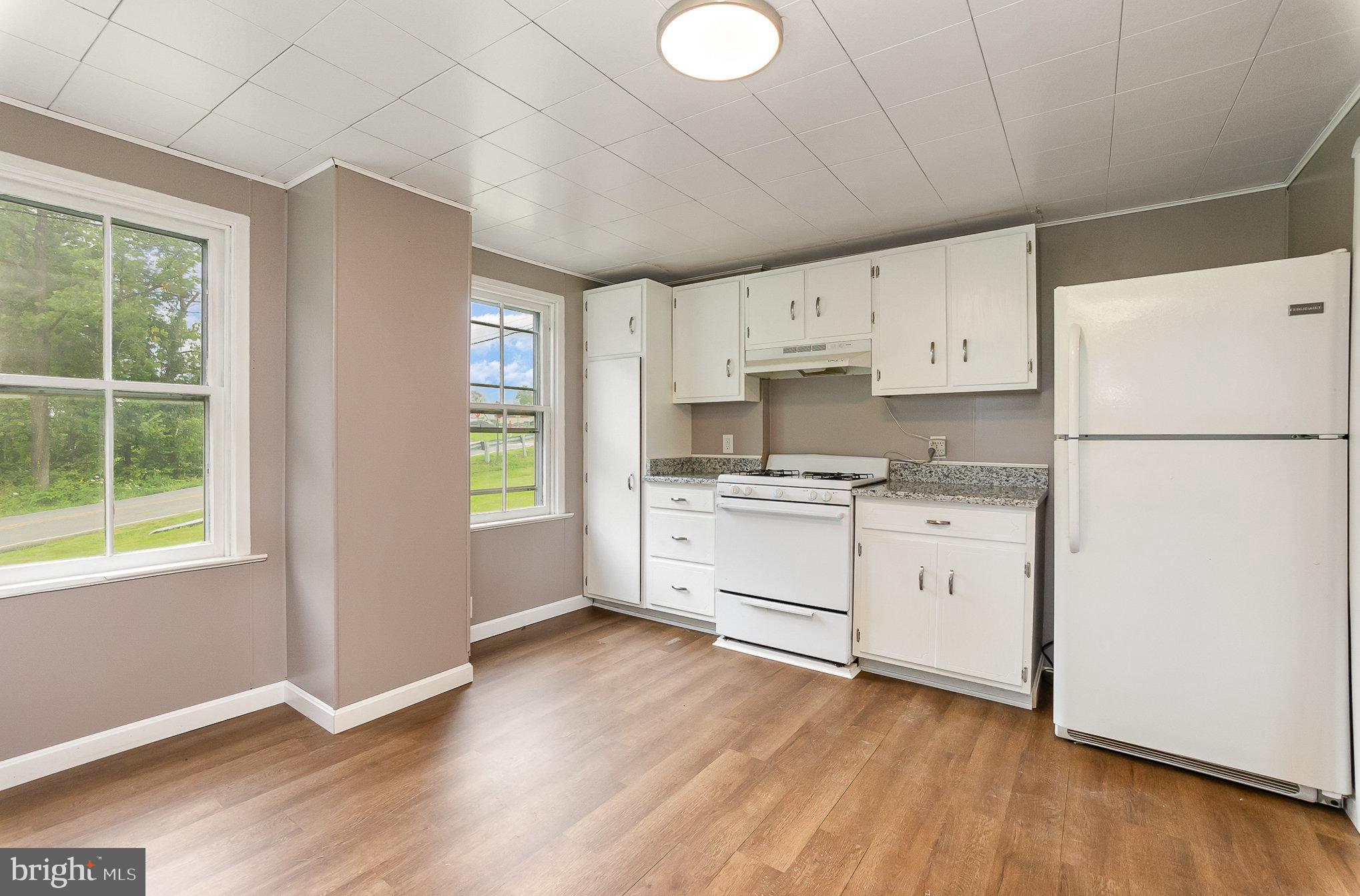 PERRYVILLE - Residential