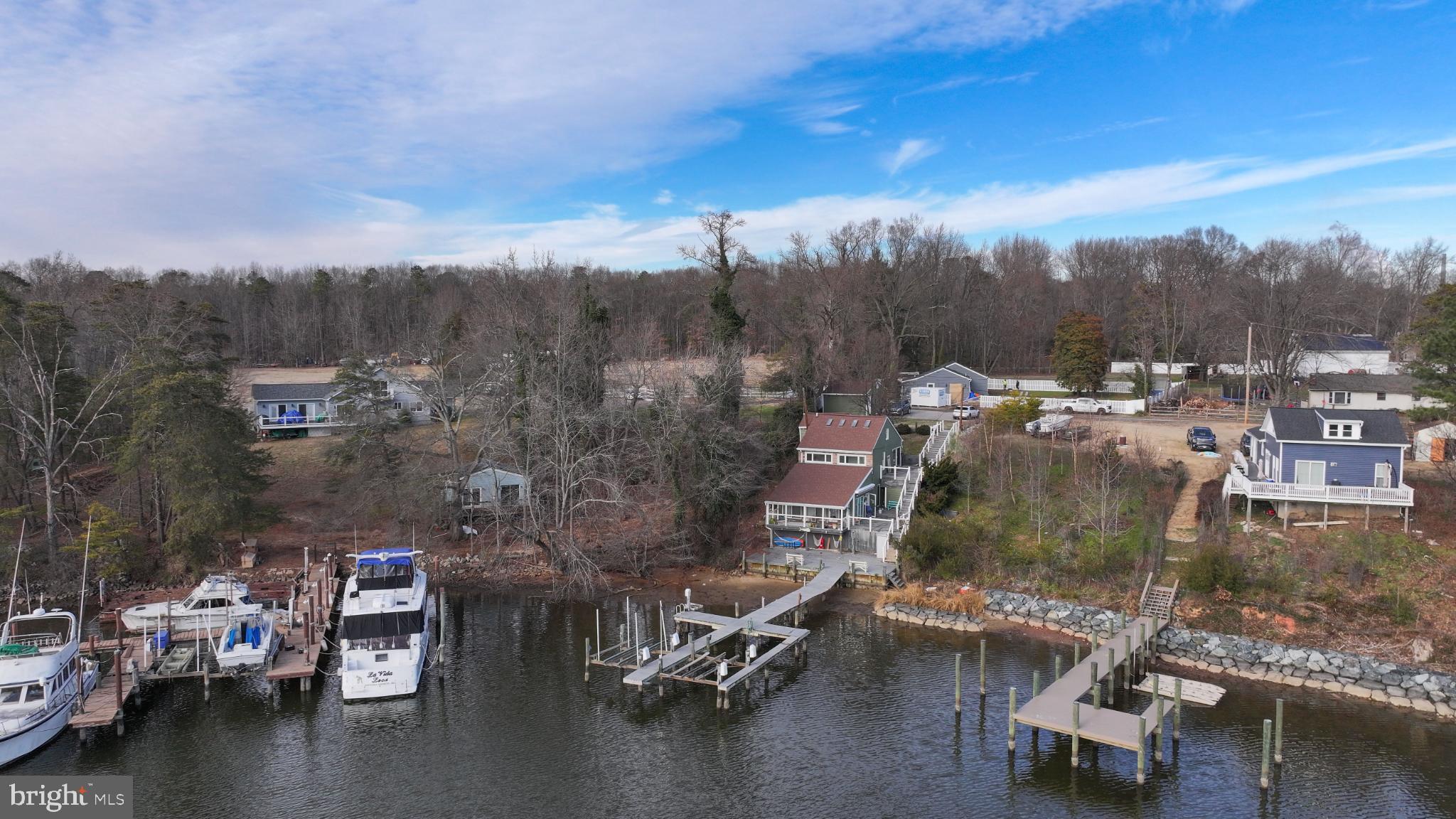 811 N LONG COVE ROAD