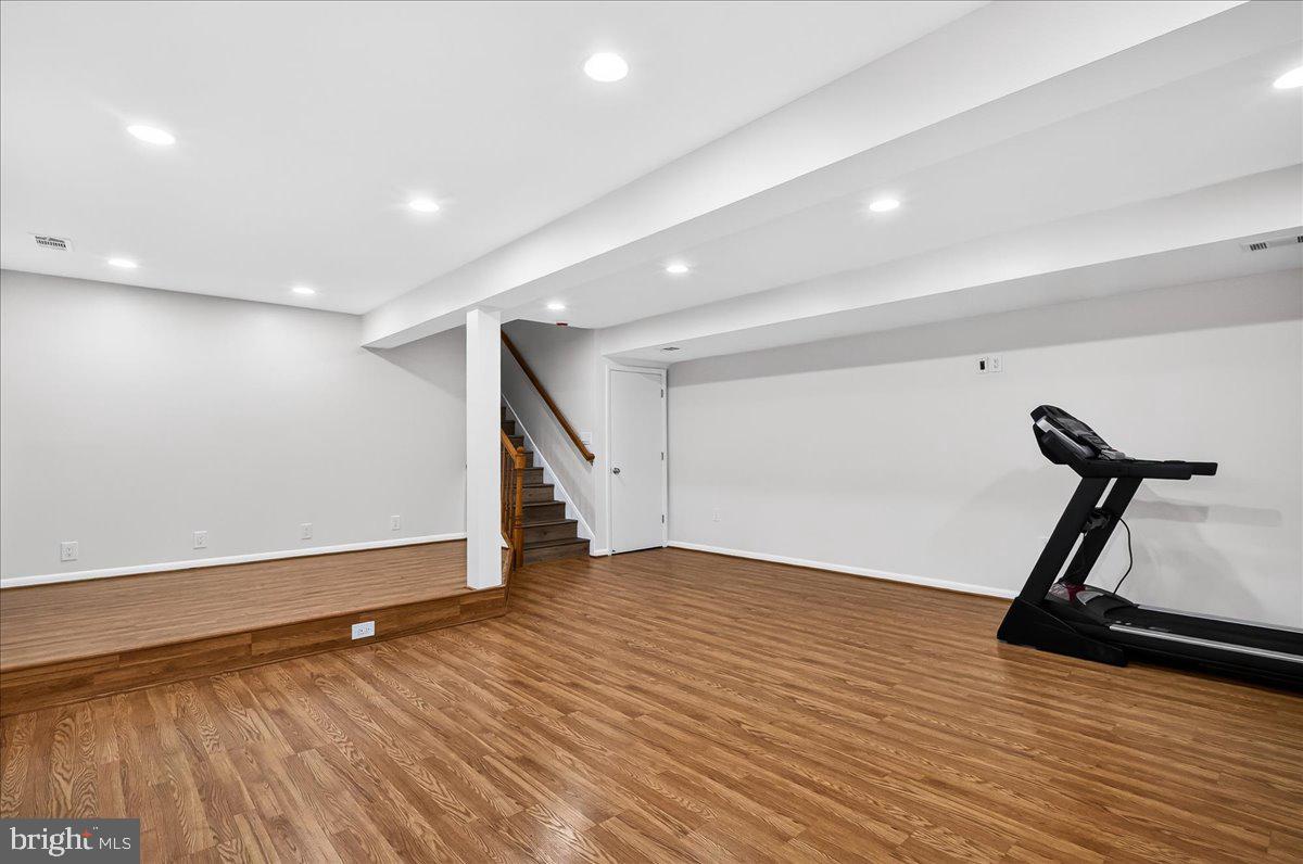SIGNAL HILL - Residential
