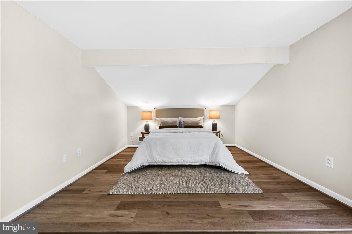 SIGNAL HILL - Residential