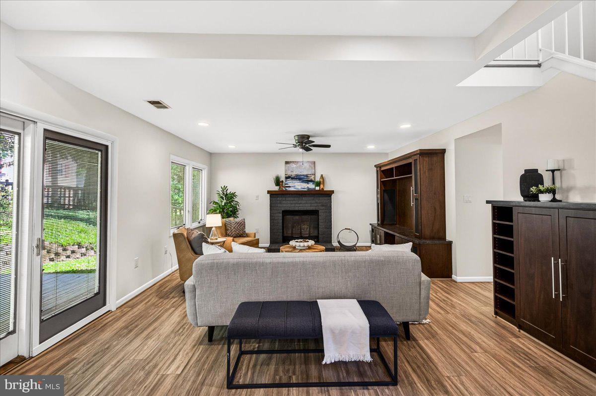 SIGNAL HILL - Residential